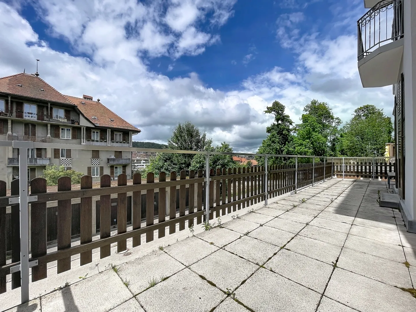 Appartement spacieux avec terrasse - Photo 1 sur 12