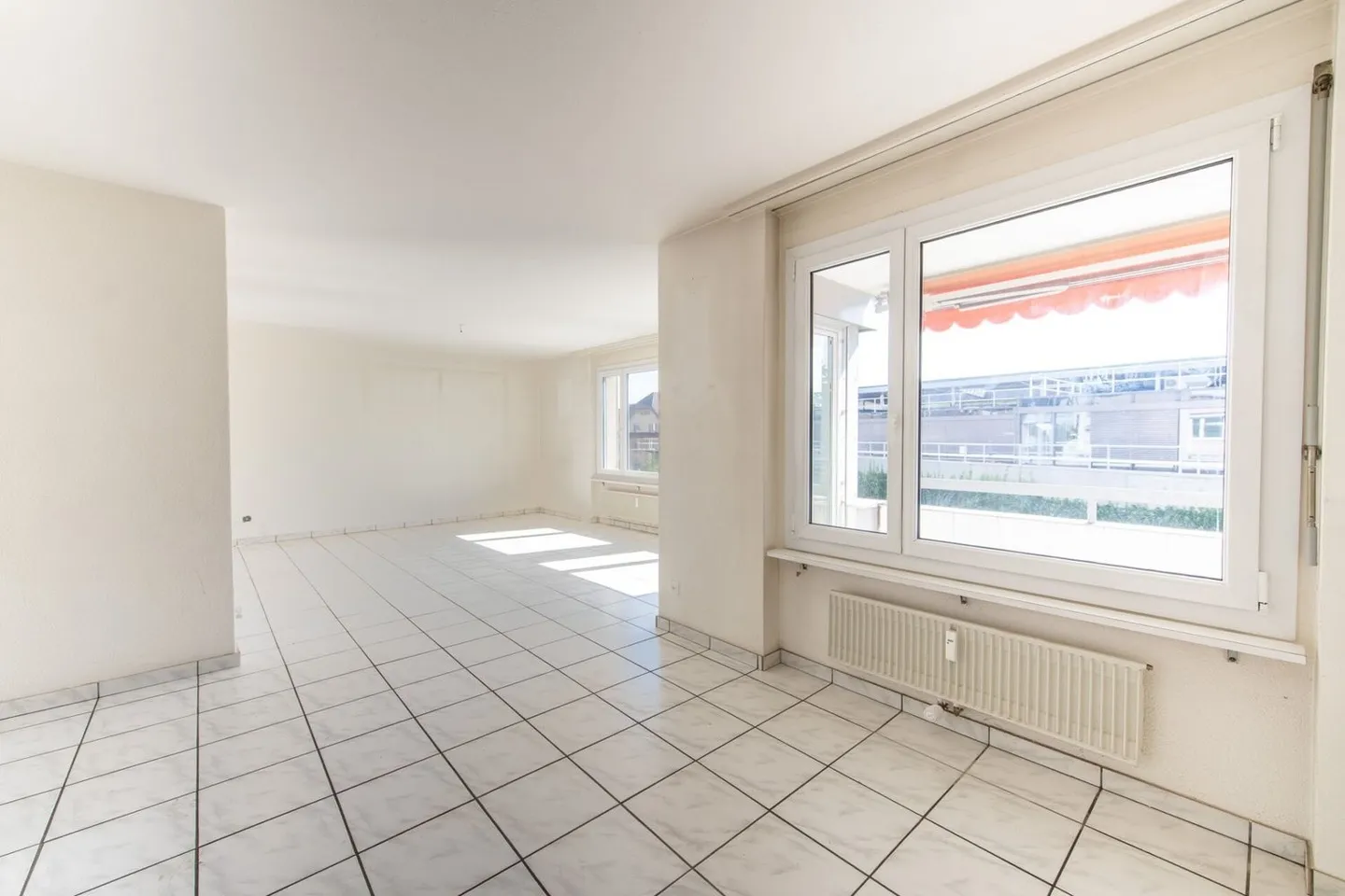 Vivere al centro, progettare individualmente - Appartamento di 5,5 stanze con potenziale a Biberist - Foto 2 di 13