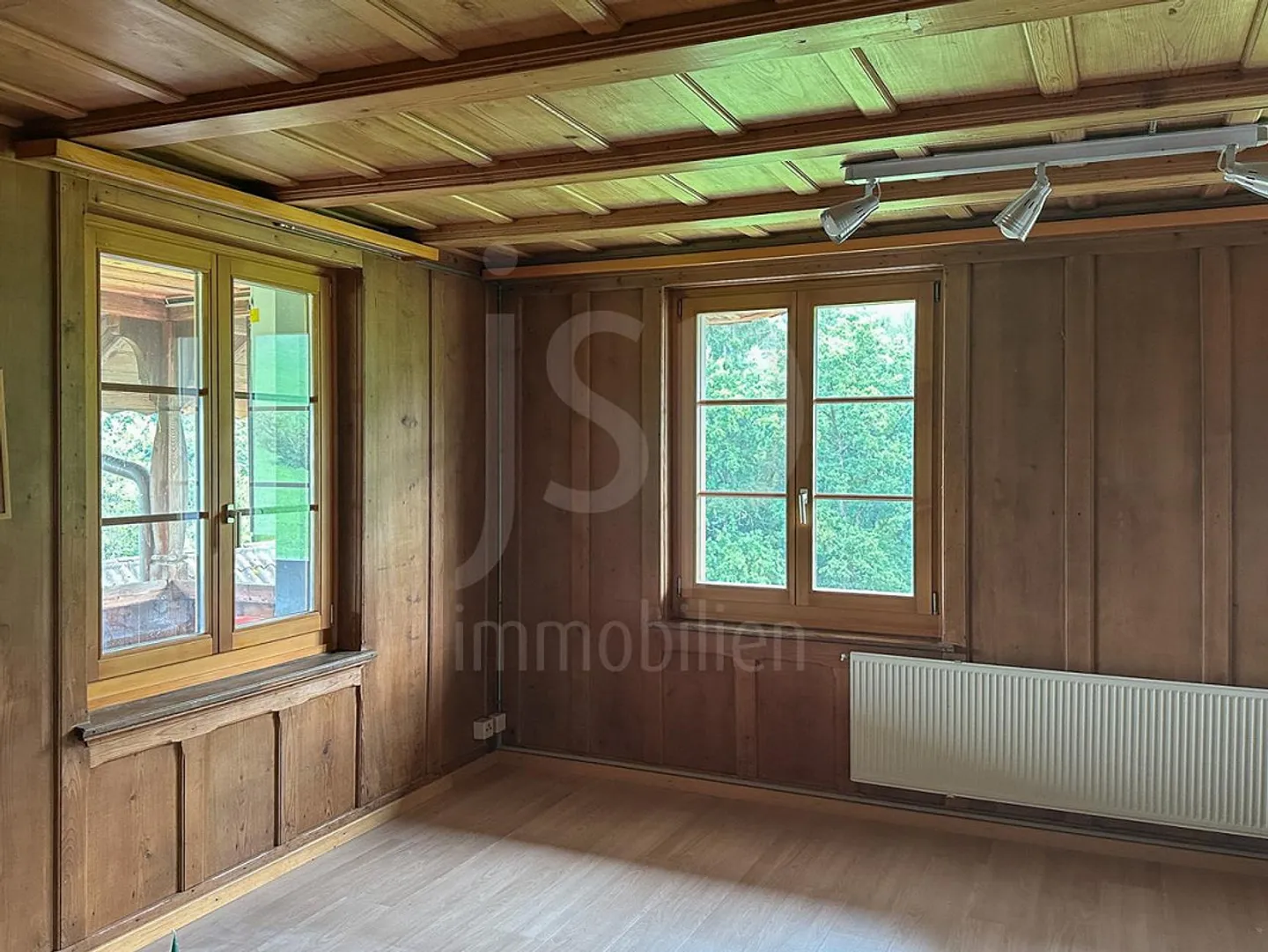 Large 4.5 Room Apartment in Farmhouse in Hinterfultigen - Photo 5 of 10