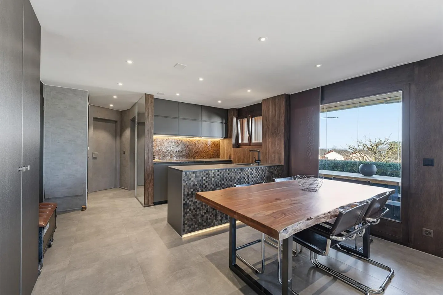 Appartement 2.5 pièces rénové avec style au 1er étage dans un emplacement central... - Photo 4 sur 10