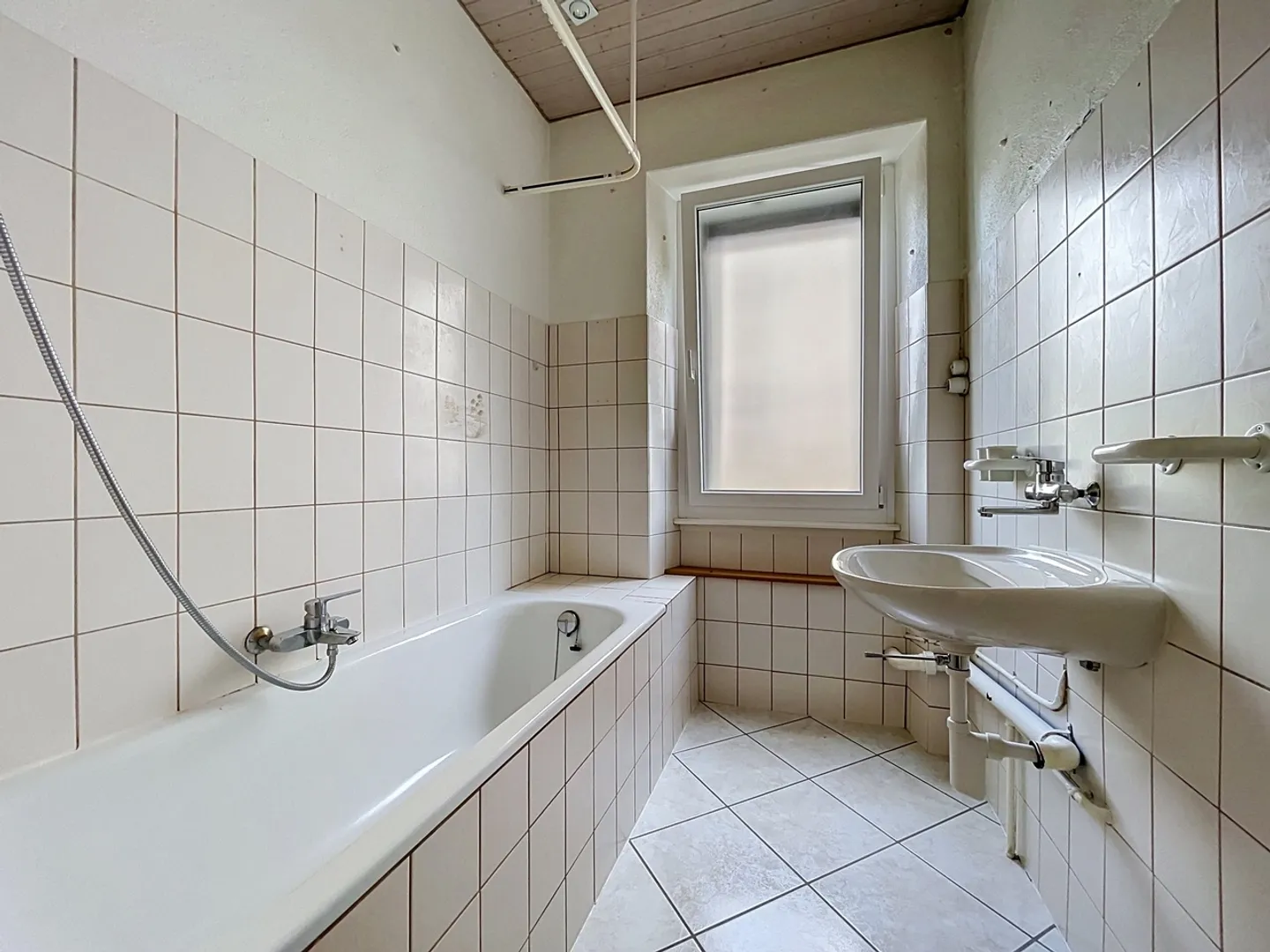 Appartement spacieux avec terrasse - Photo 9 sur 12
