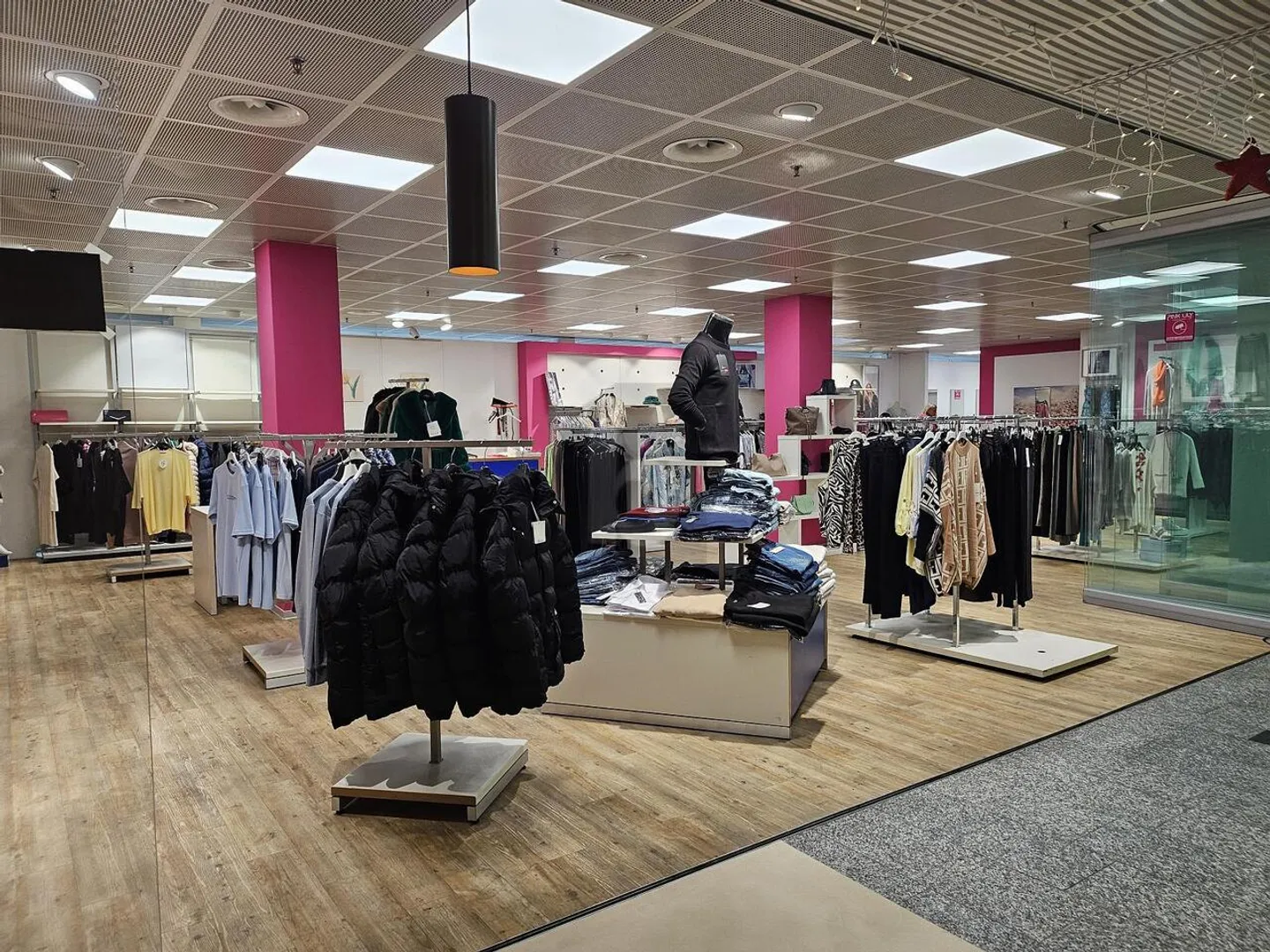 Exklusives Modegeschäft - Foto 2 von 6