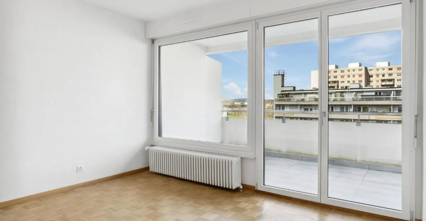 Appartement spacieux avec balcon - Photo 3 sur 7