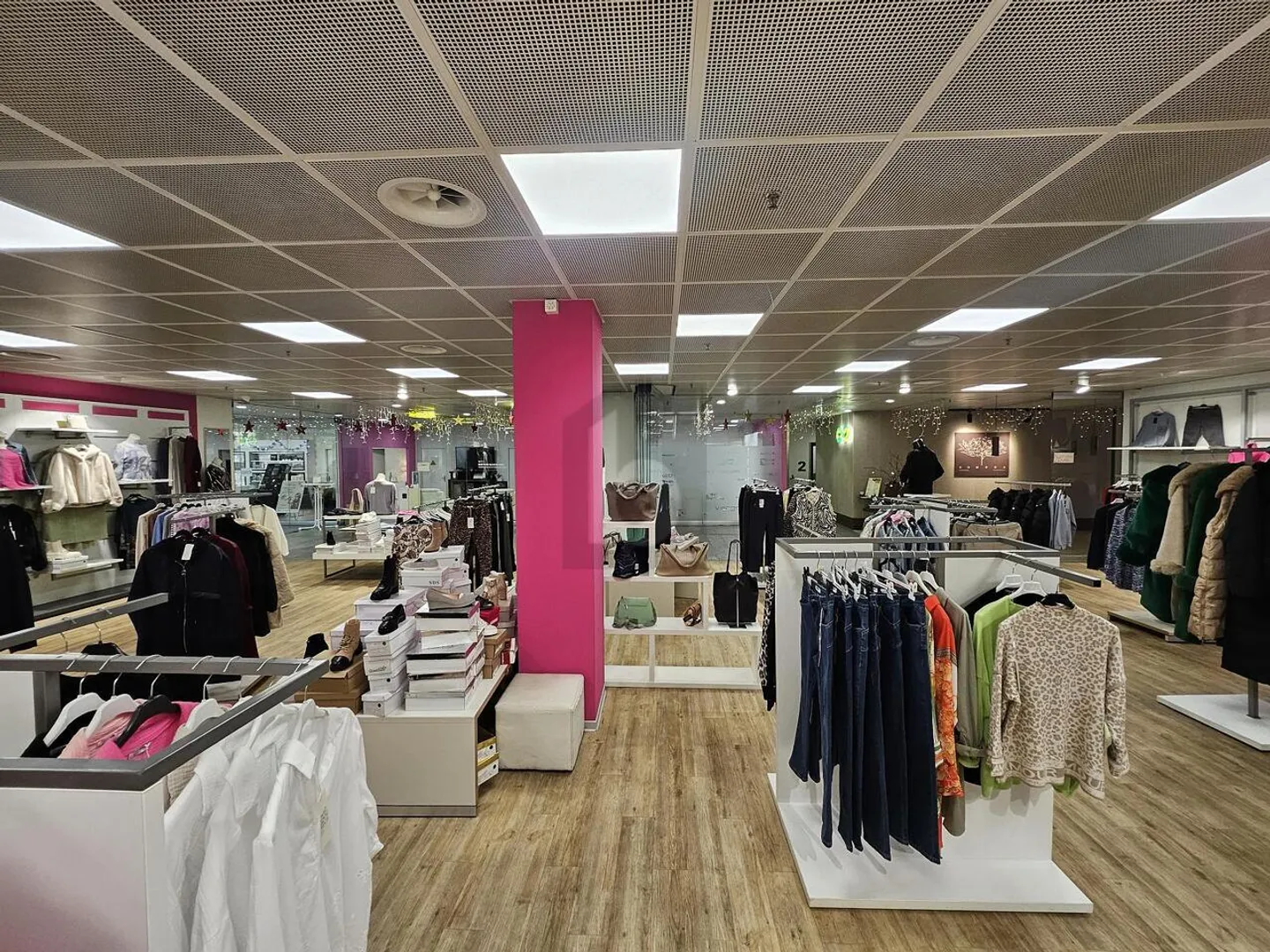 Exklusives Modegeschäft - Foto 4 von 6