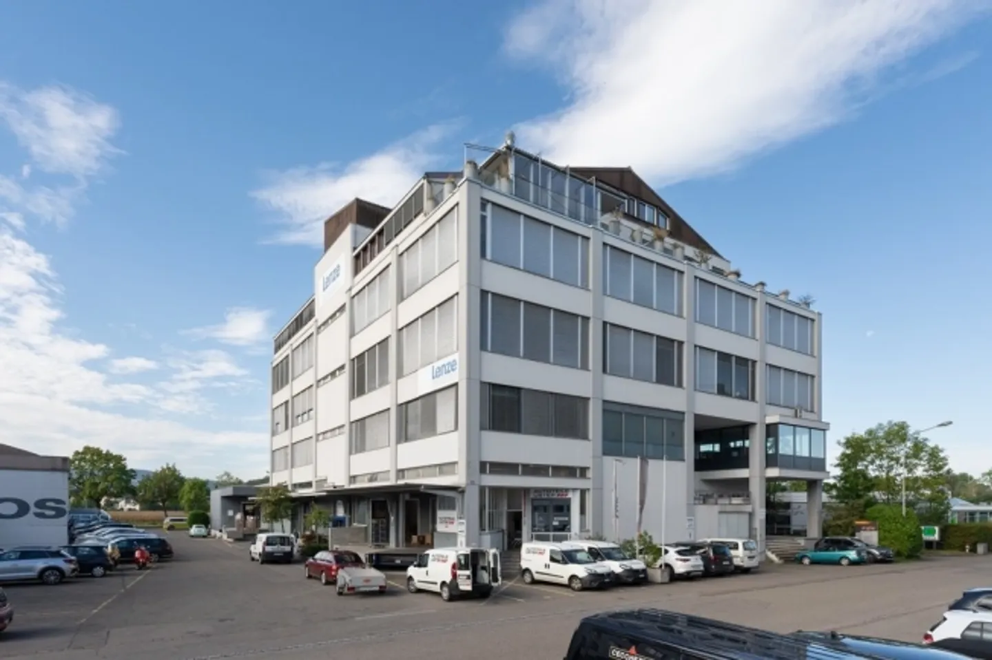 Espace de bureau attrayant et lumineux dans le meilleur emplacement à Uster - Photo 1 sur 1