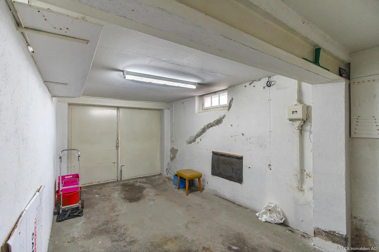 Two-family house in a central location with attractive renovation potential - Photo 16 of 16