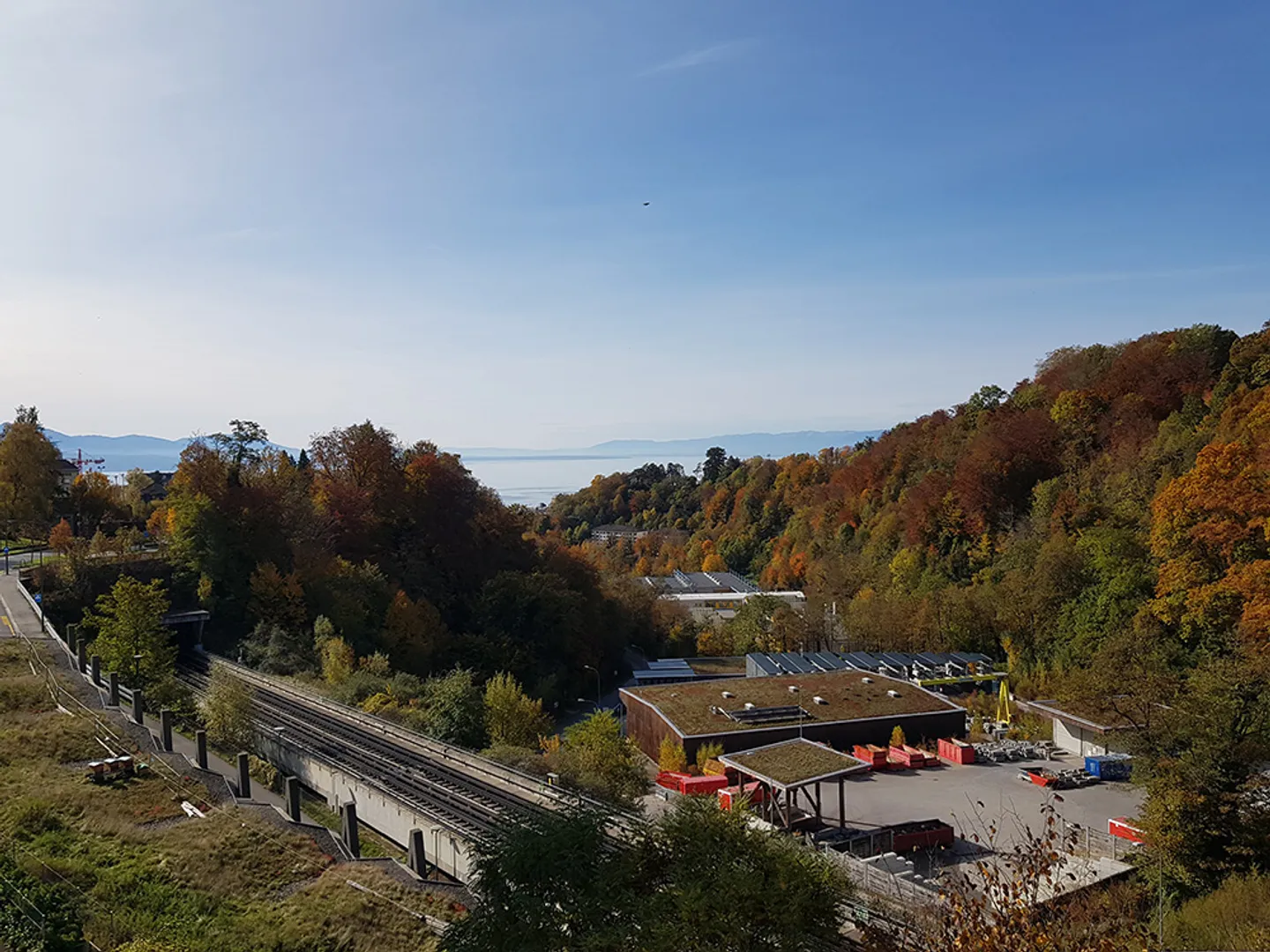 Bright apartment with a free view of the lake - Photo 1 of 6