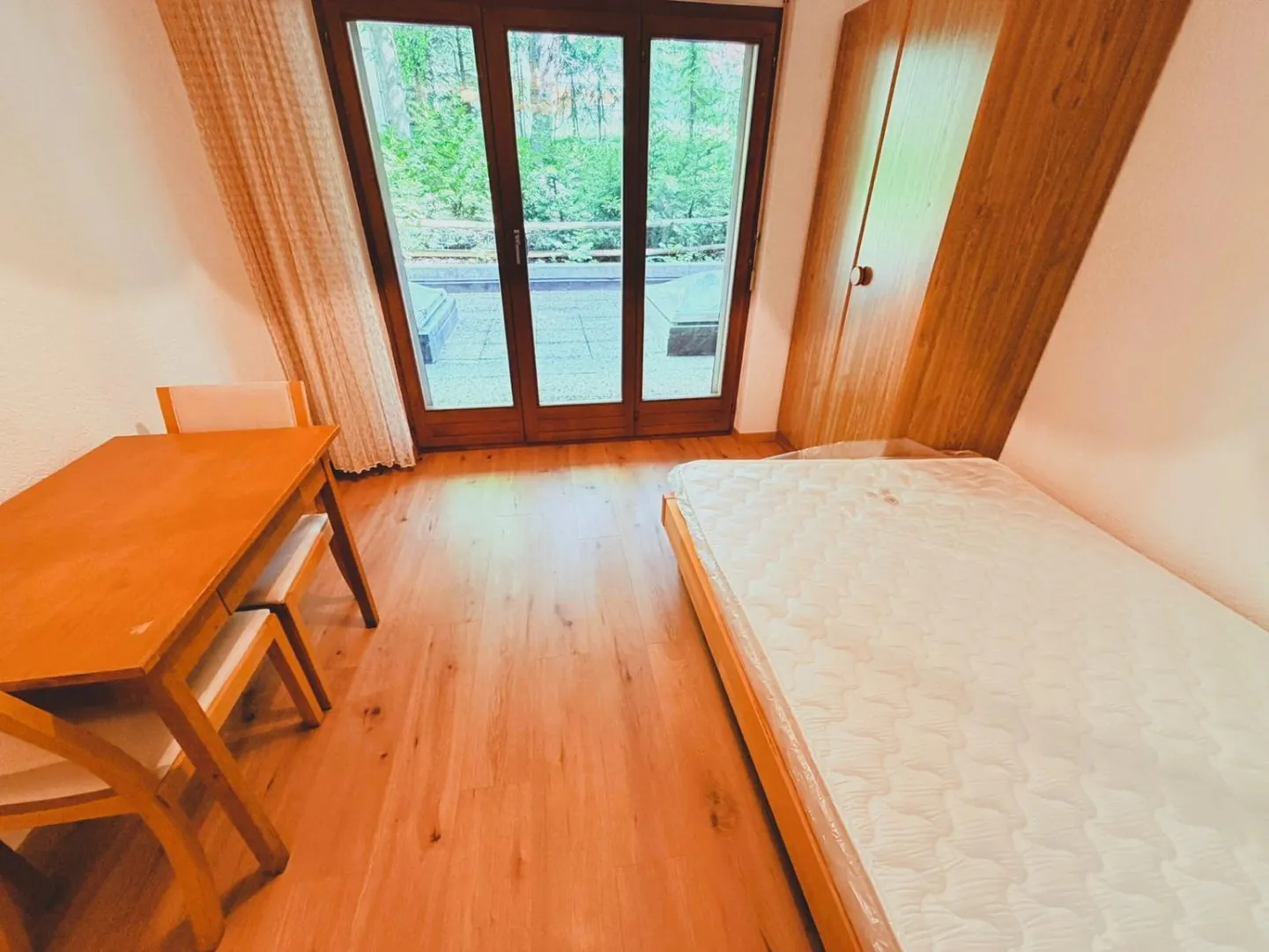 Appartement agréable de 1,5 pièce rénové (sol, murs, etc.) - Idéalement situé au cœur de Montana - Emplacement très calme - Photo 1 sur 10