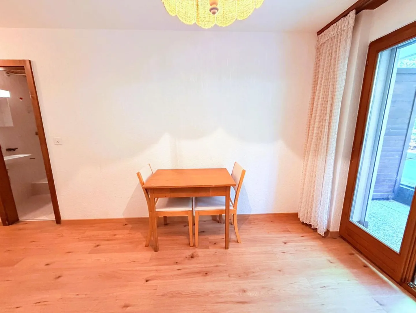 Appartement agréable de 1,5 pièce rénové (sol, murs, etc.) - Idéalement situé au cœur de Montana - Emplacement très calme - Photo 6 sur 10