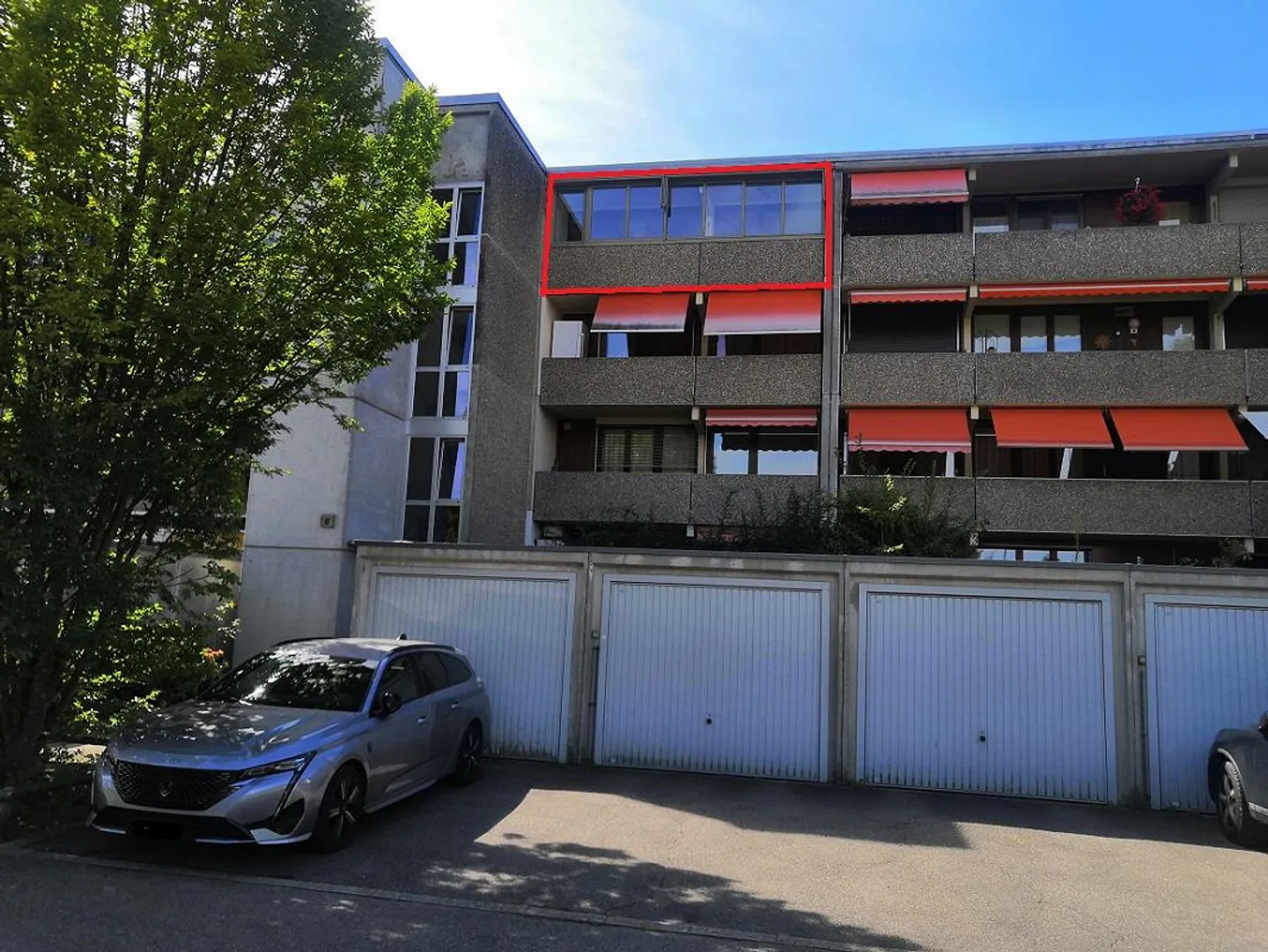 Renovated & Bright 3.5 Room - Condominium on the 3rd Floor - Photo 4 of 23