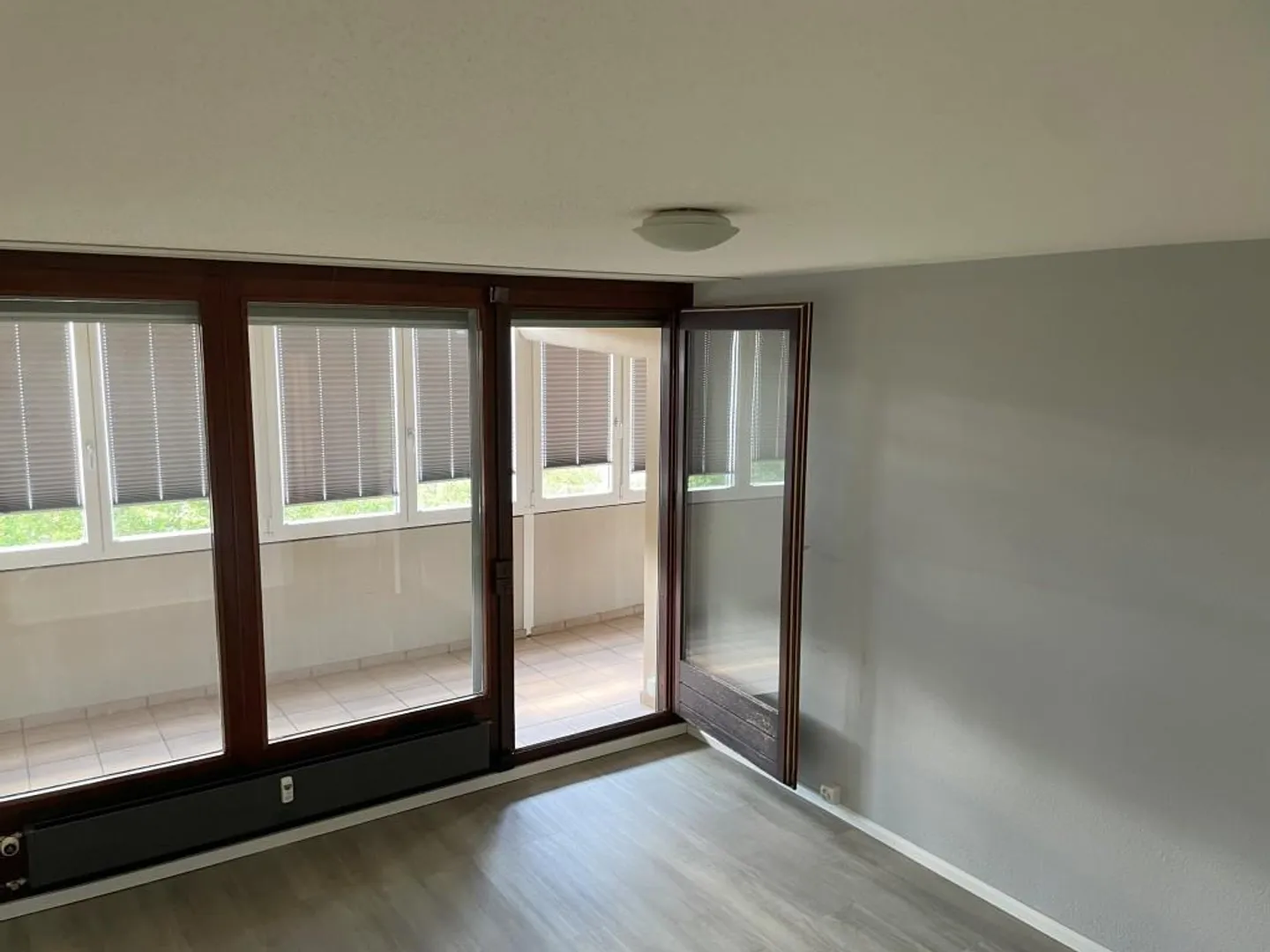Renovated & Bright 3.5 Room - Condominium on the 3rd Floor - Photo 10 of 23