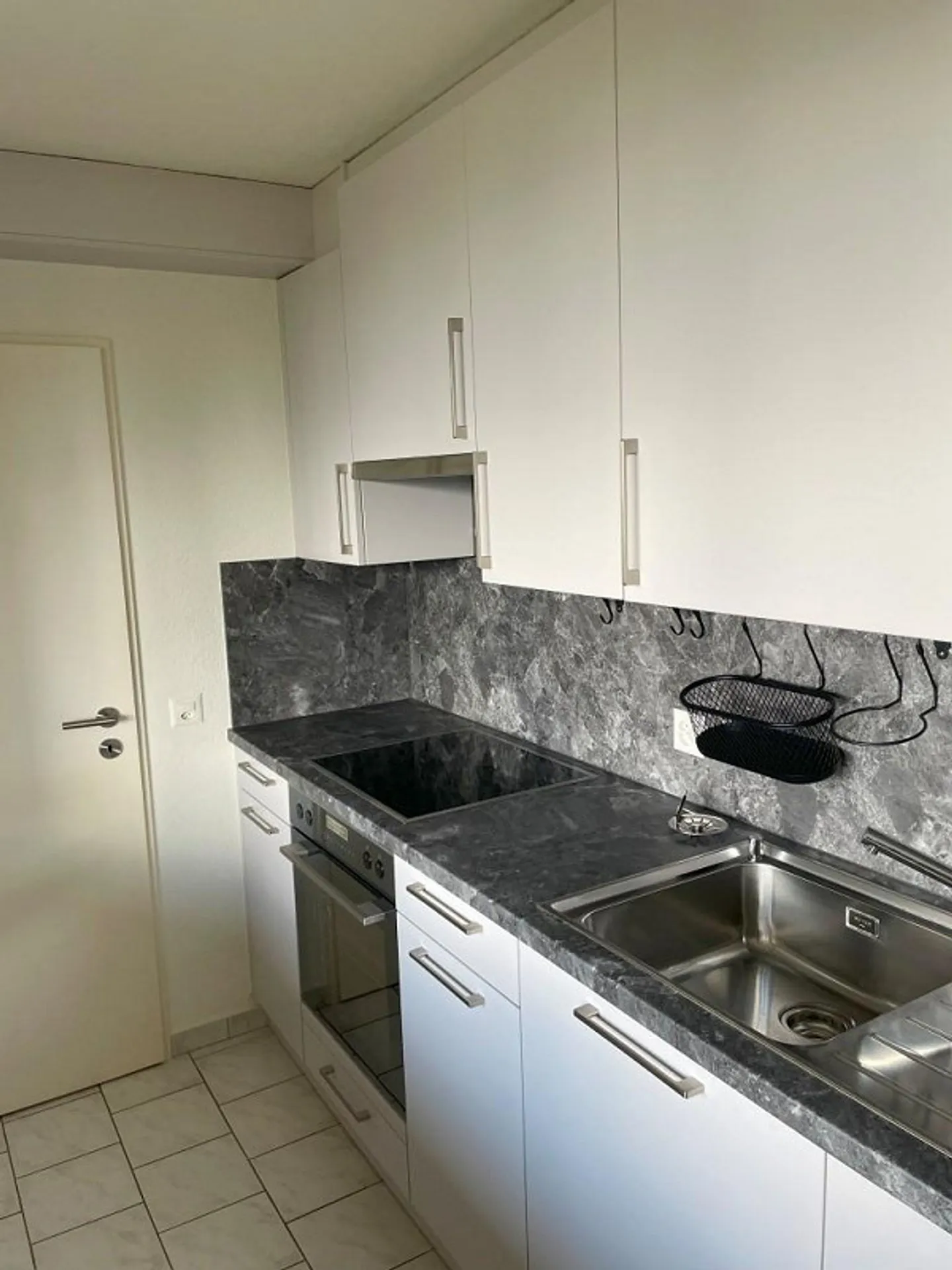 Renovated & Bright 3.5 Room - Condominium on the 3rd Floor - Photo 5 of 23