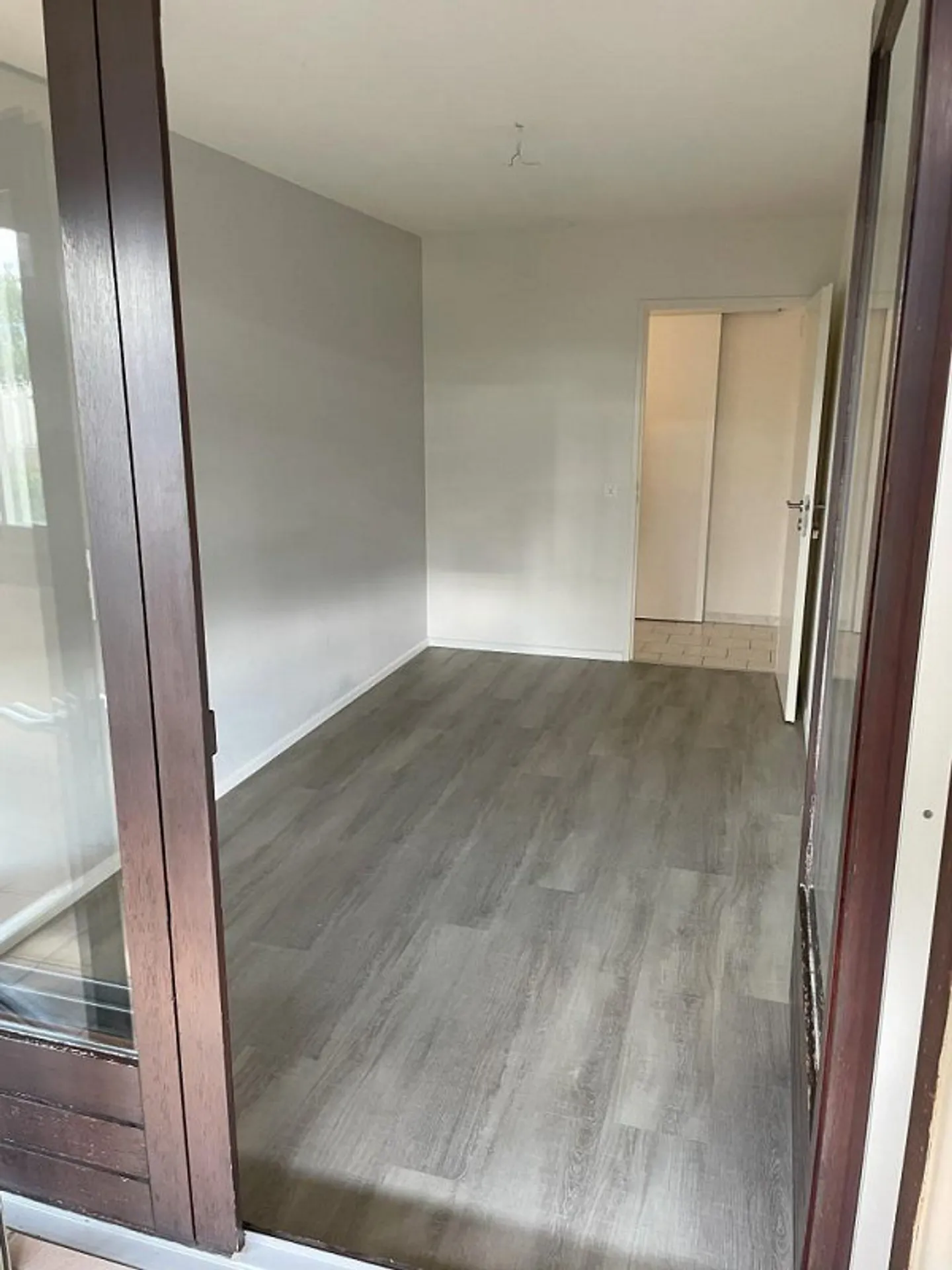 Renovated & Bright 3.5 Room - Condominium on the 3rd Floor - Photo 11 of 23