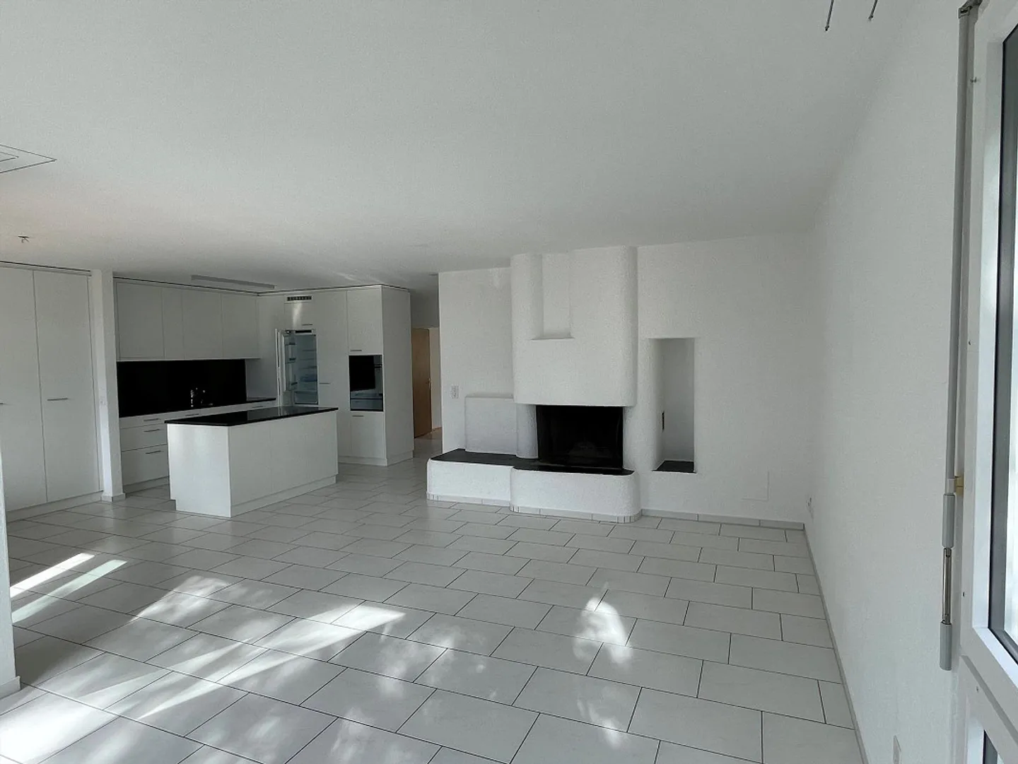 Appartement moderne de 5,5 pièces - Photo 2 sur 13