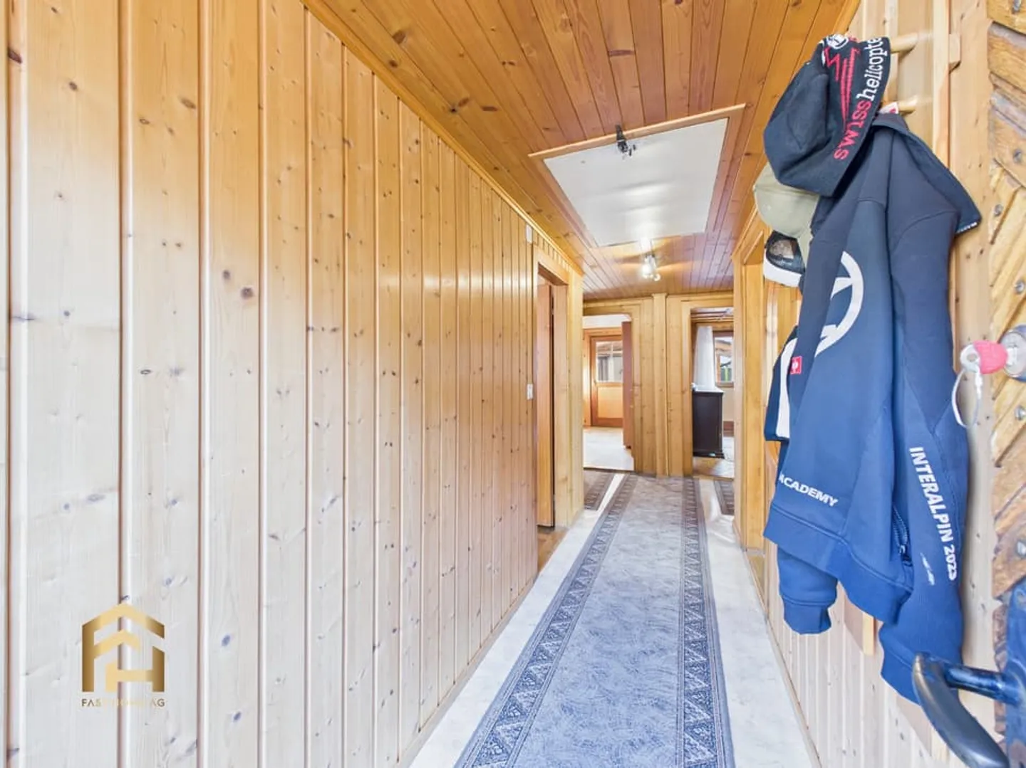 Attrayante maison multifamiliale avec potentiel d'aménagement à Grengiols - Photo 8 sur 13