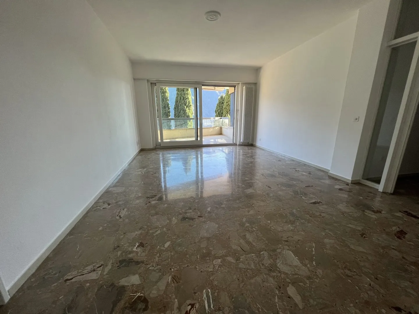 Apartment for sale - Photo 3 of 11
