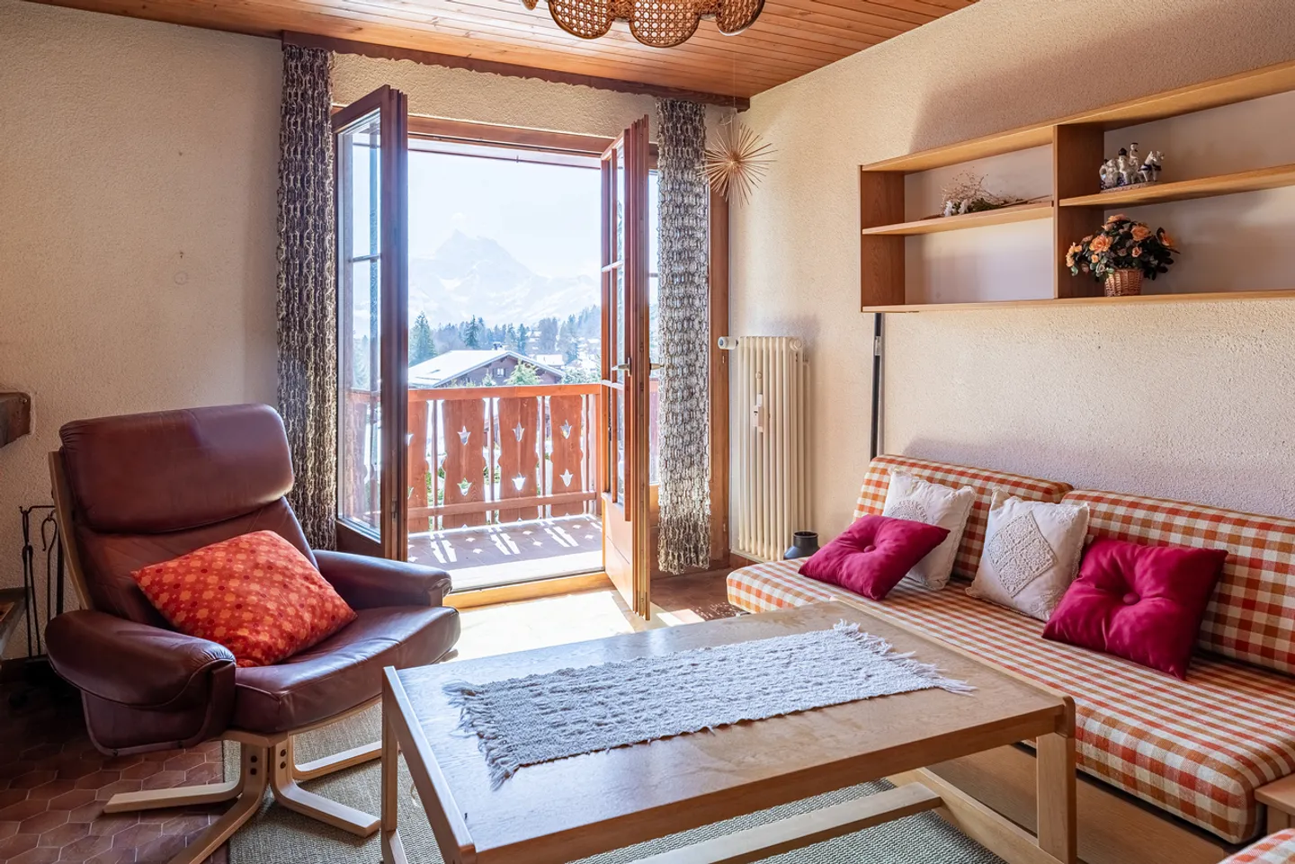 Appartement Charmant avec Vue Alpine - Photo 3 sur 13
