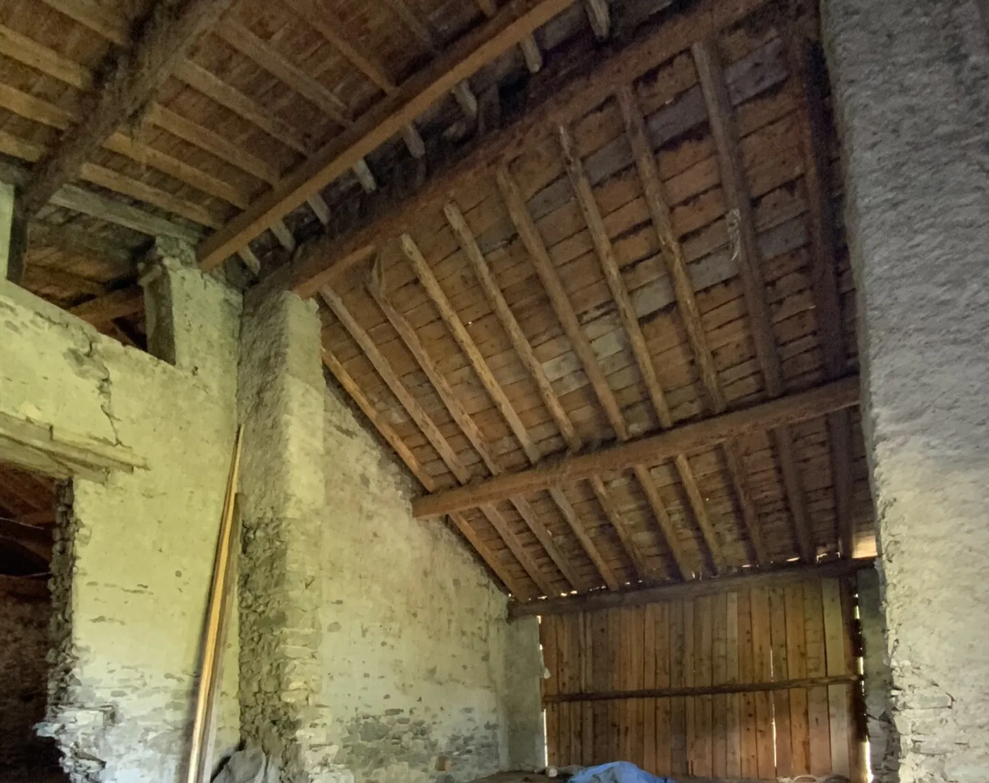 Two barns to renovate with building permit - Photo 7 of 9