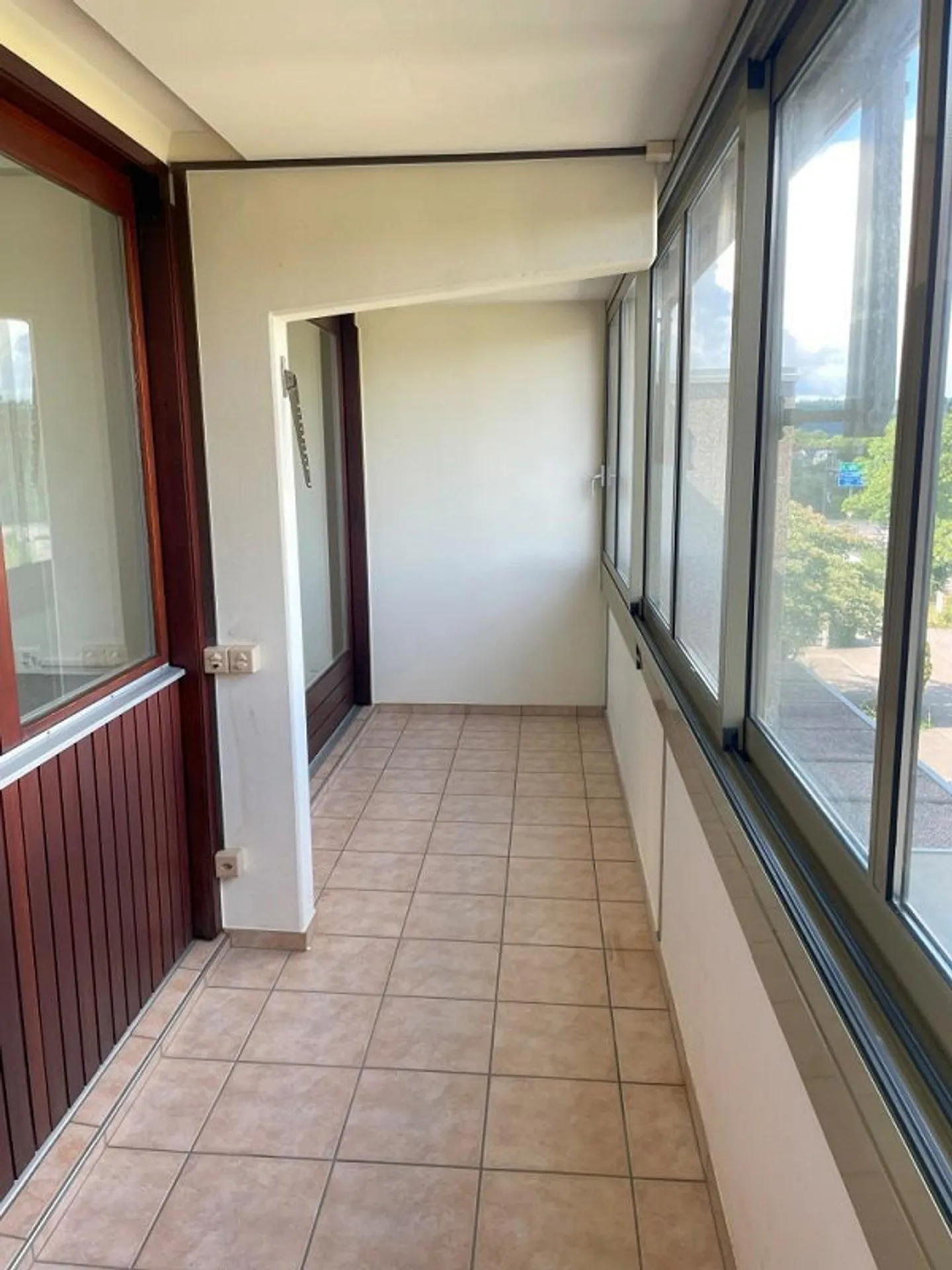 Renovated & Bright 3.5 Room - Condominium on the 3rd Floor - Photo 16 of 23
