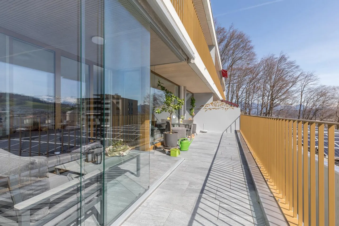 Appartamento esclusivo di 4,5 locali con terrazza panoramica al Sonnenberg - Foto 3 di 19