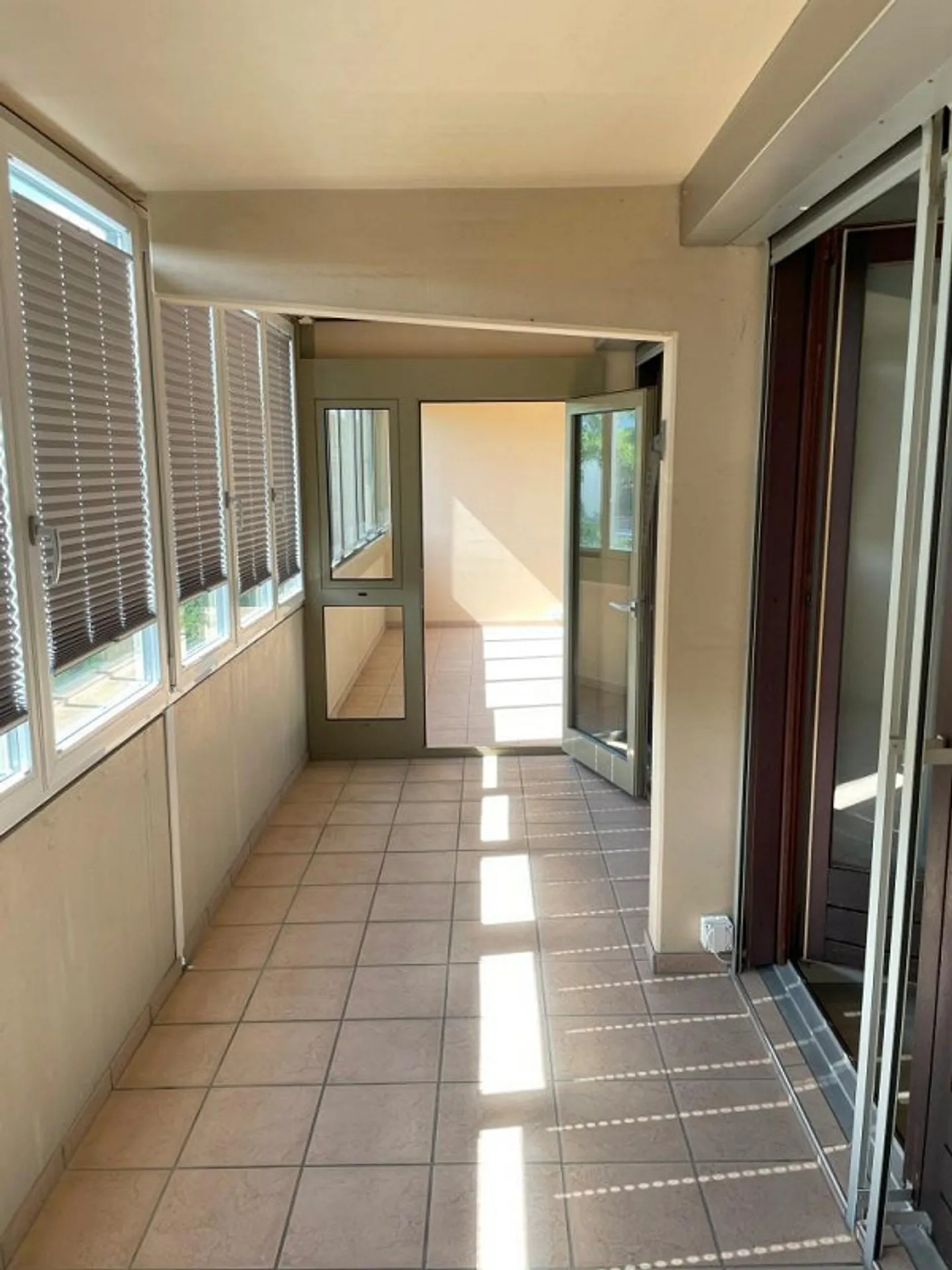 Renovated & Bright 3.5 Room - Condominium on the 3rd Floor - Photo 18 of 23