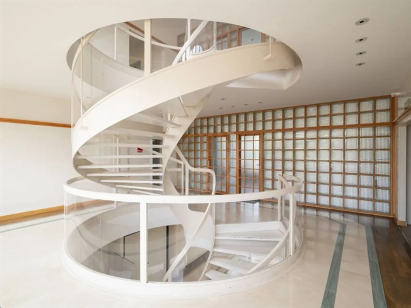 «Sonnige Büros - Meyrin» - Foto 3 von 3