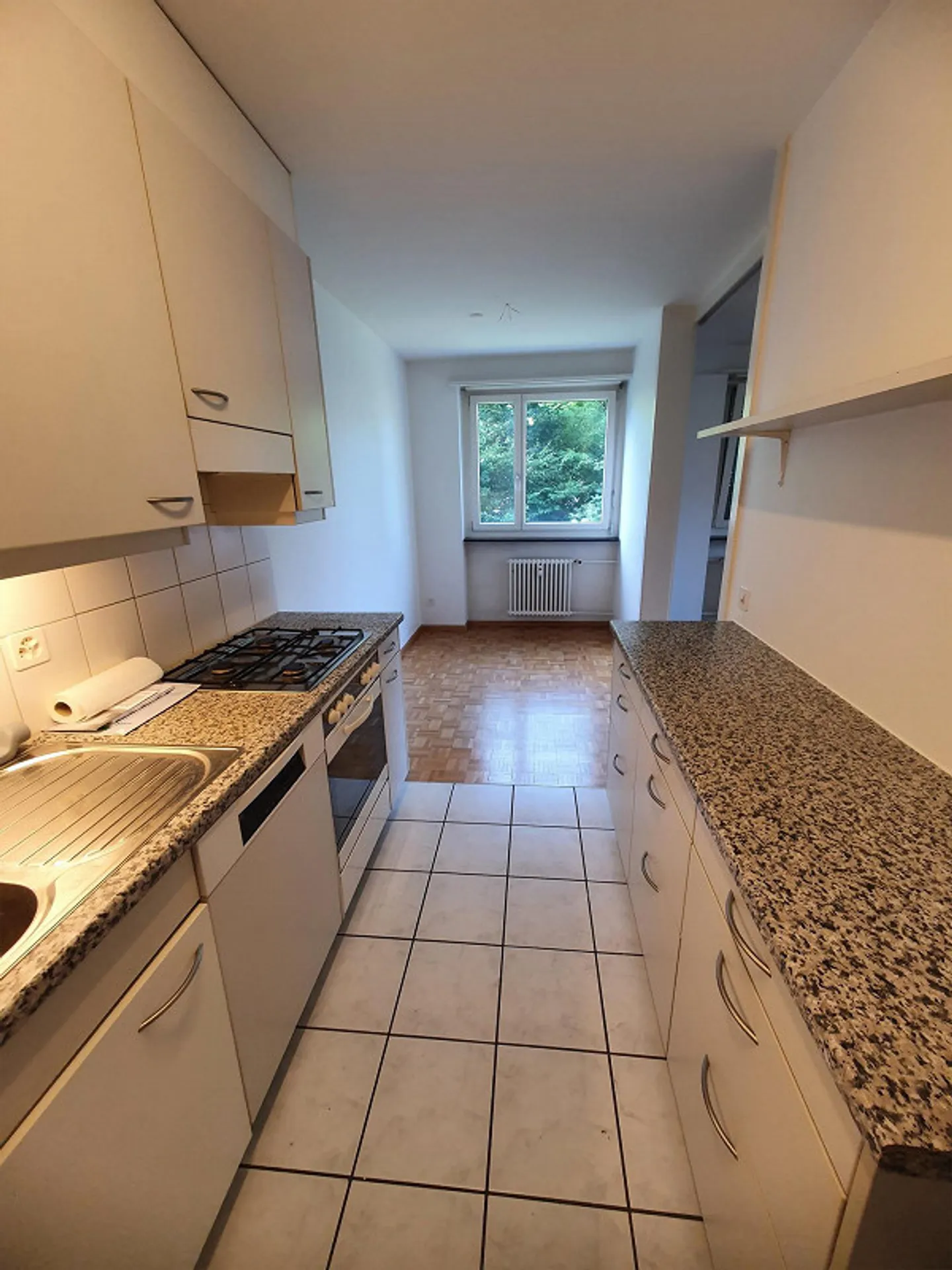 Nuovi inquilini cercasi per un ampio appartamento di 3,5 locali ad Allschwil - Foto 2 di 10