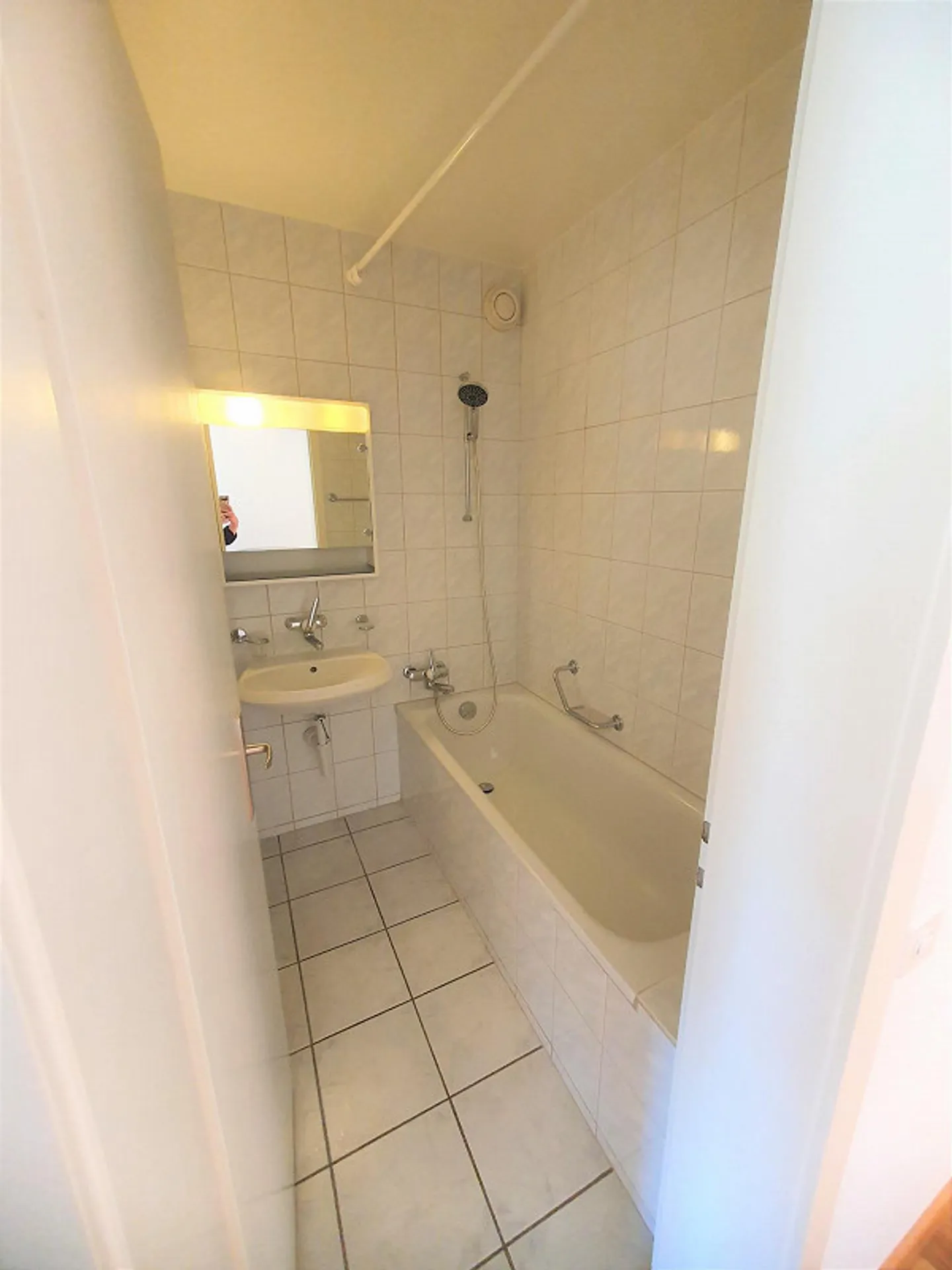 Nuovi inquilini cercasi per un ampio appartamento di 3,5 locali ad Allschwil - Foto 8 di 10