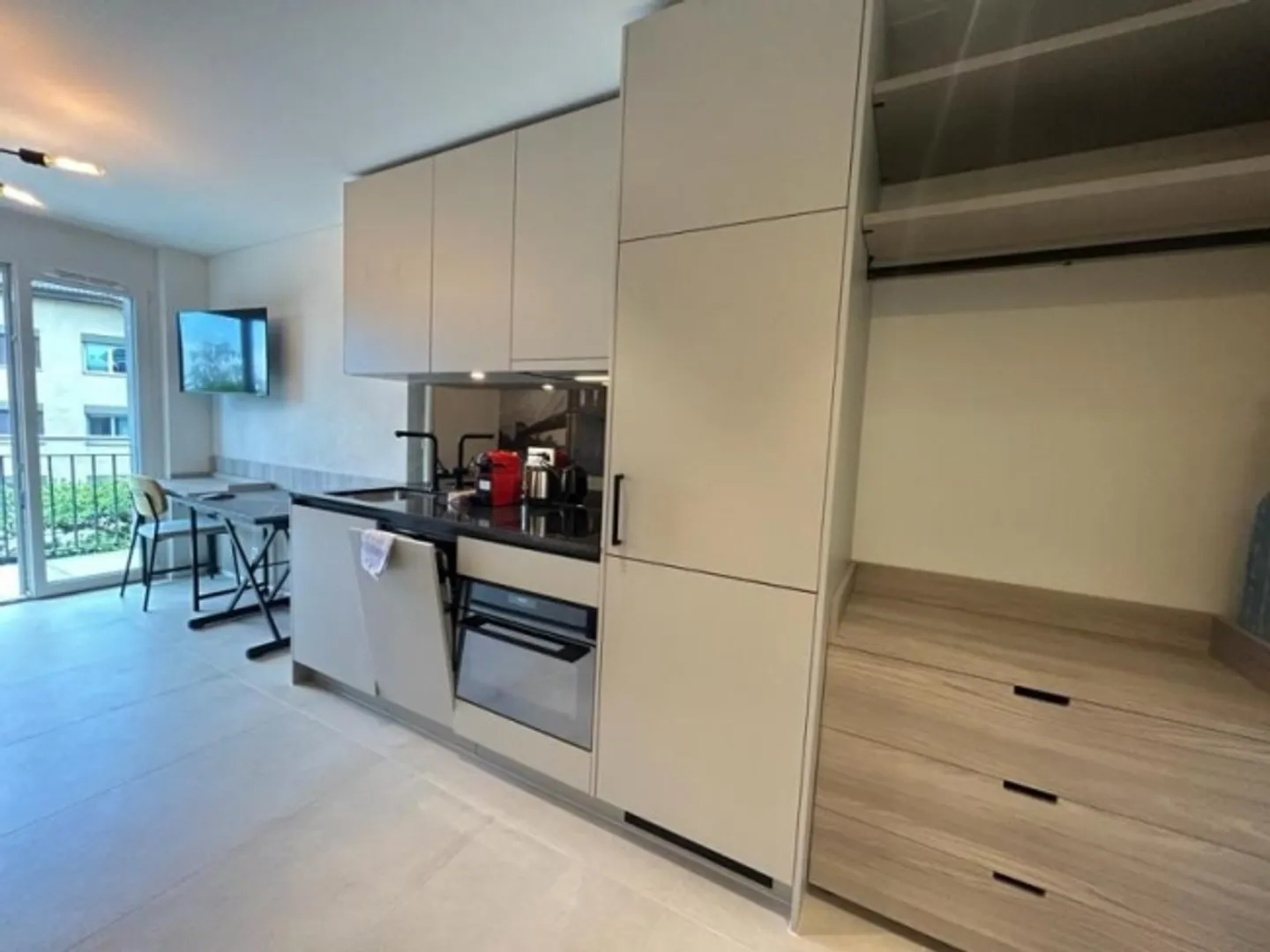 Appartements d'affaires à proximité de l'aéroport - Photo 3 sur 7