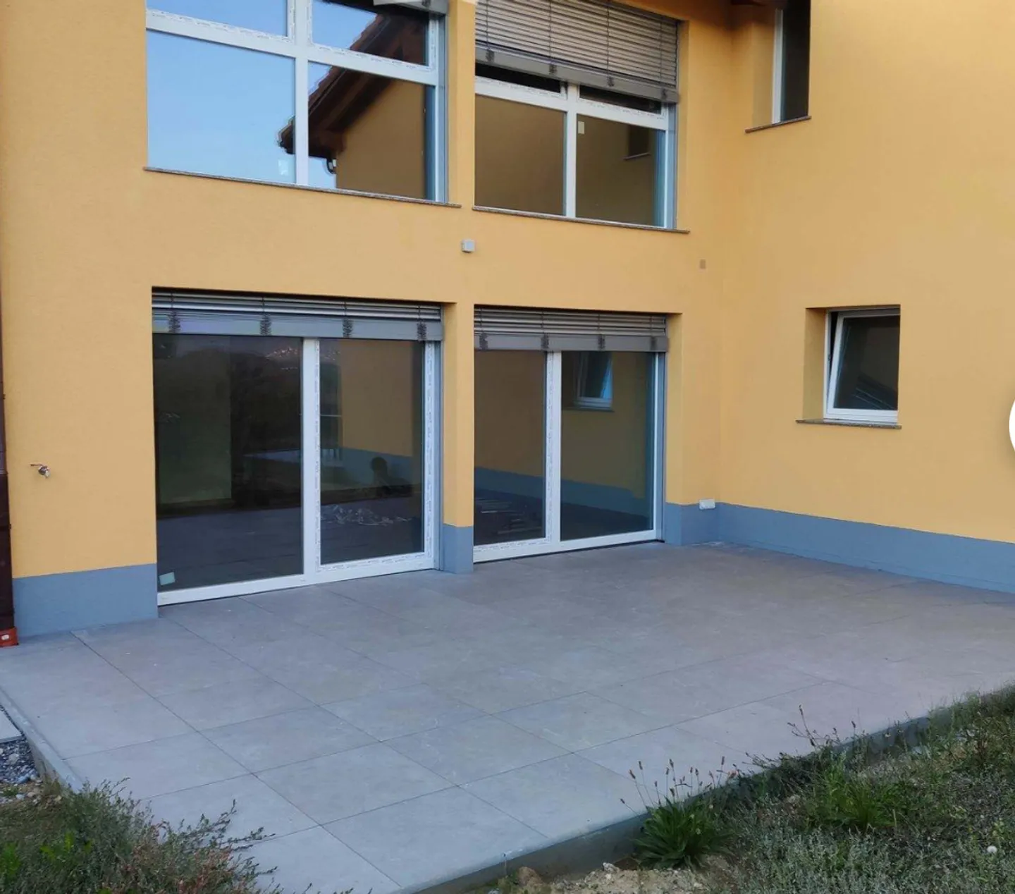 Maison contiguë 6.5 pièces - Photo 1 sur 10