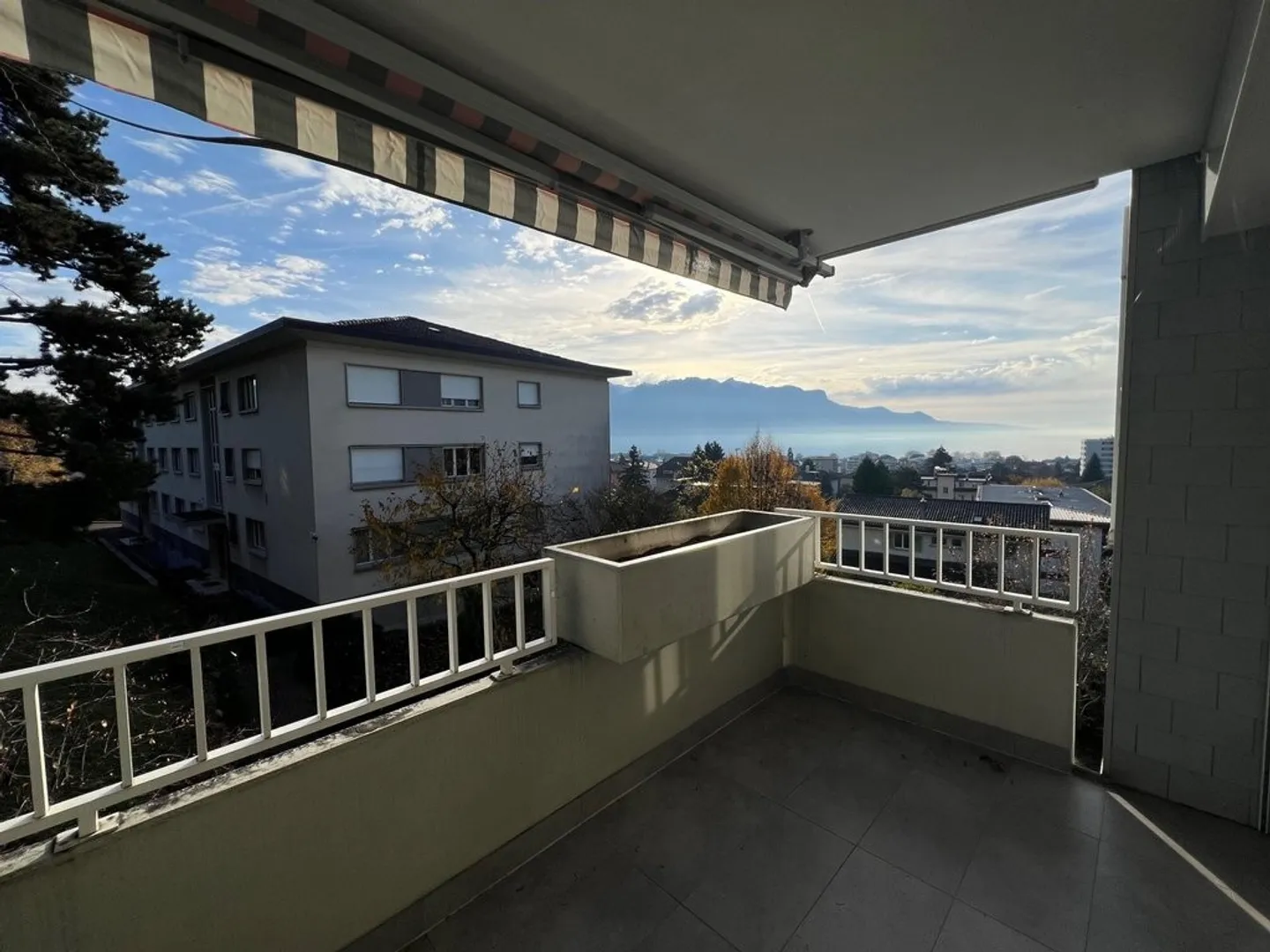 Spacious apartment in a quiet and green neighborhood - Photo 5 of 10