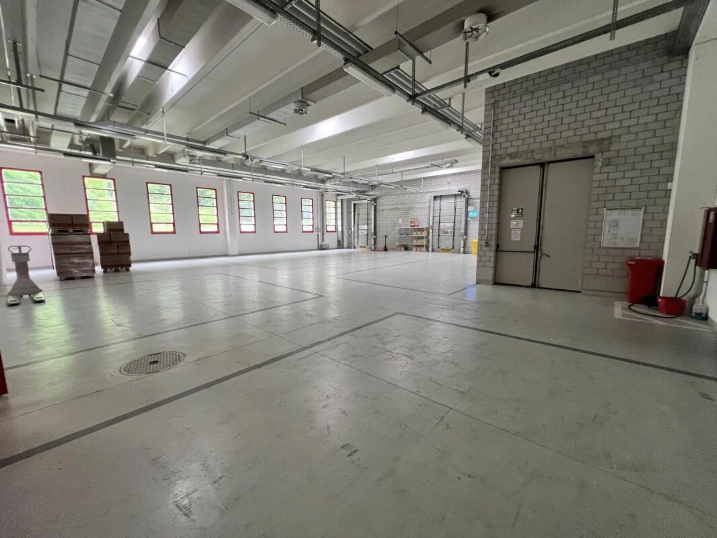 Industrial/craft property - Photo 7 of 9