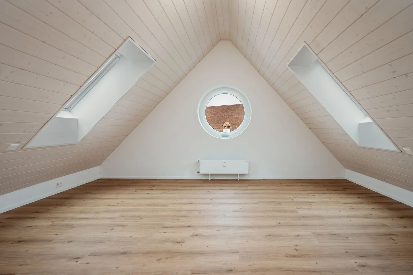 Charmante maisonette de 5 pièces avec galerie, terrasse sur le toit et loggia - Photo 21 sur 28