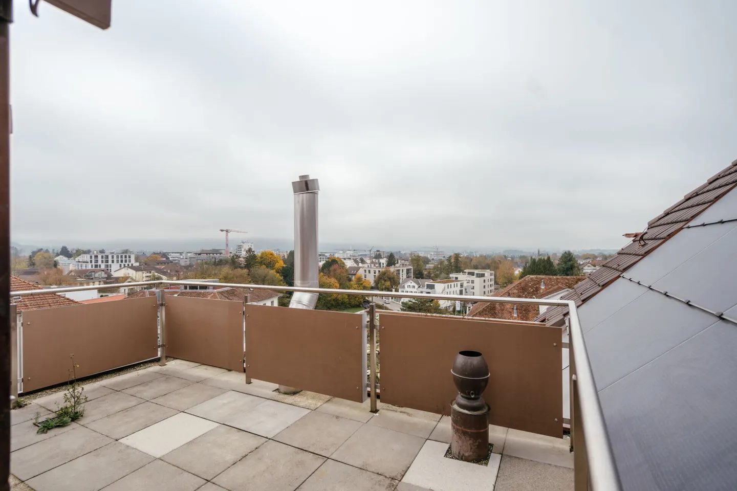Charmante maisonette de 5 pièces avec galerie, terrasse sur le toit et loggia - Photo 22 sur 28