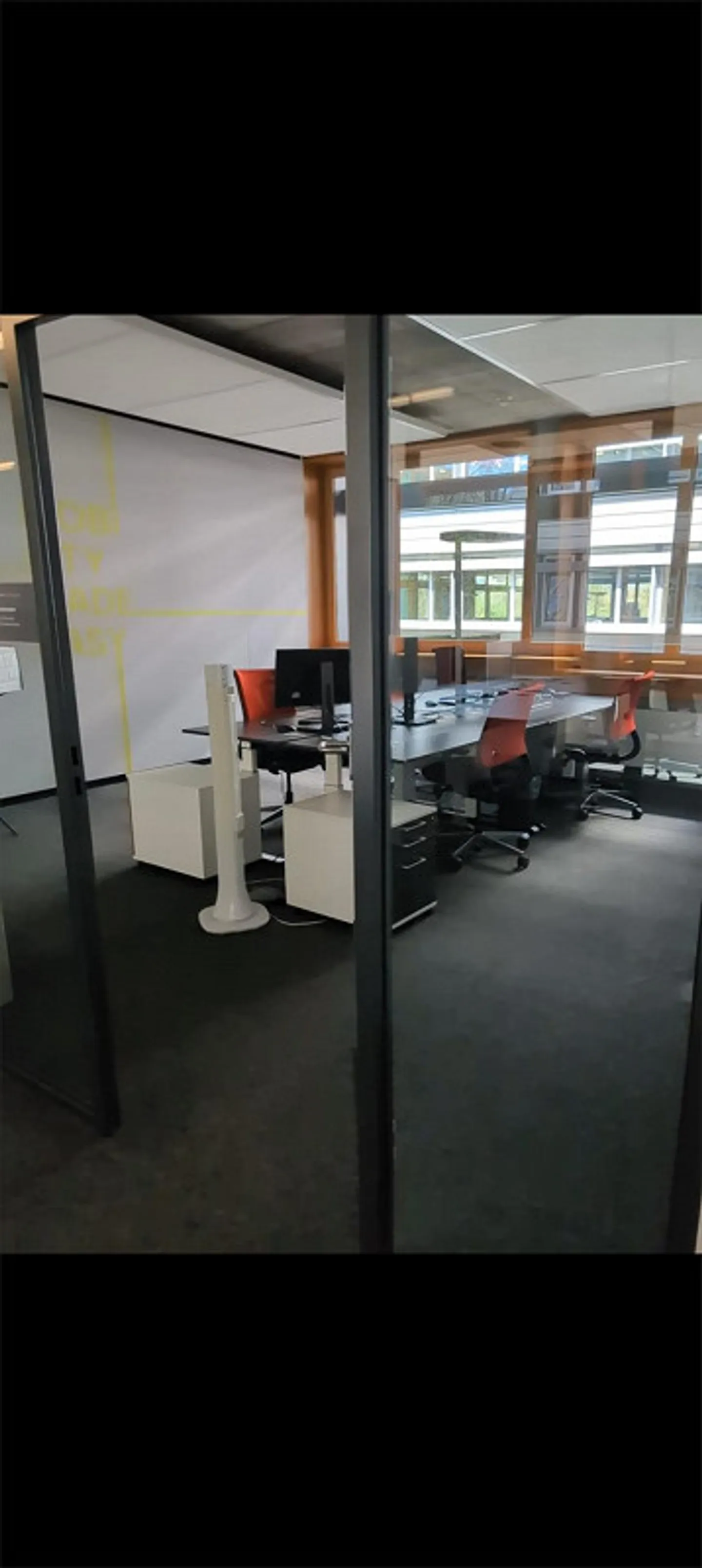 Spazio ufficio in subaffitto – Urdorf 🚀 - Foto 8 di 14