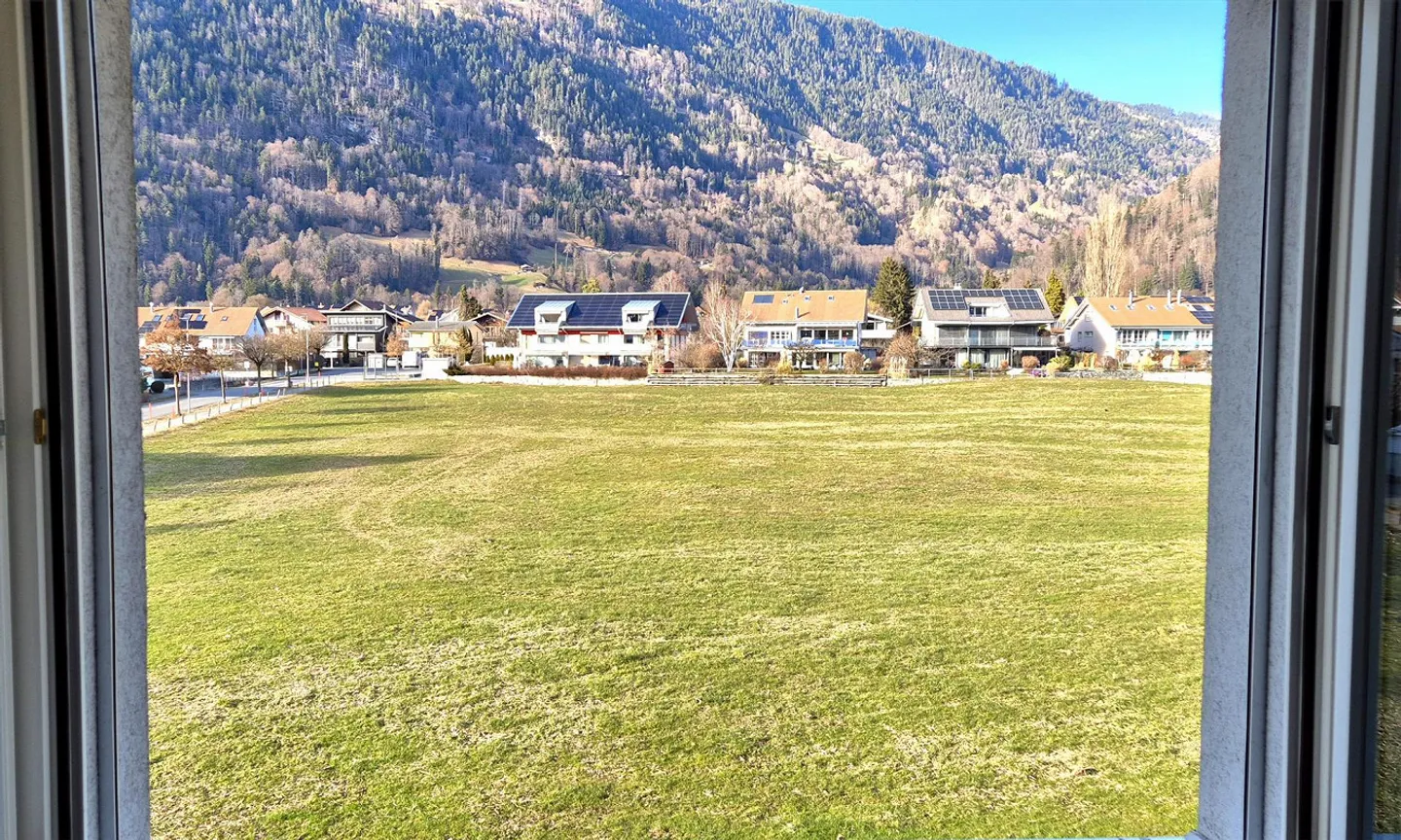 Prima locazione dopo ristrutturazione – Moderno appartamento di 5,5 stanze con vista montagna - Foto 9 di 16