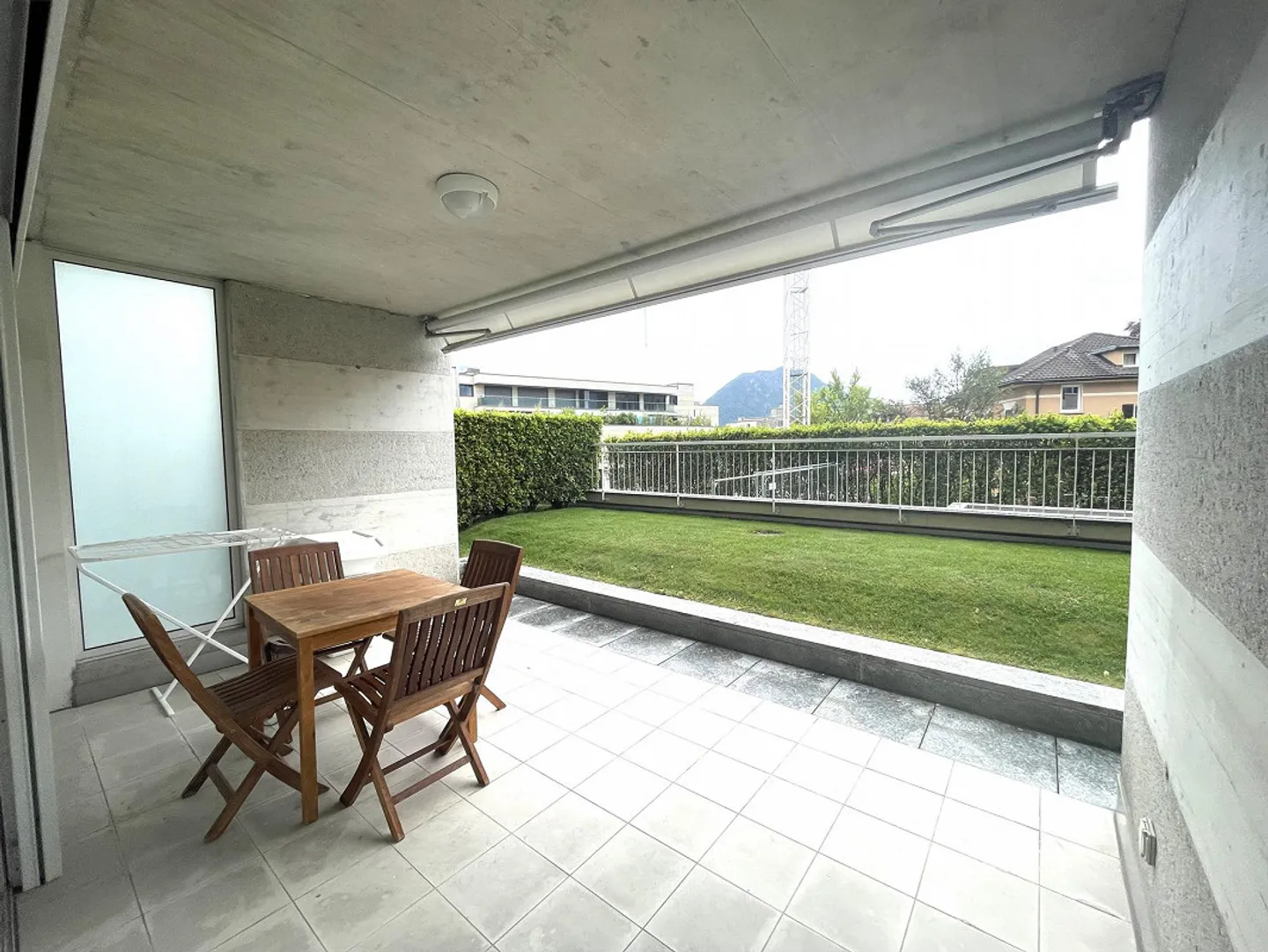APPARTEMENT MEUBLÉ 3.5 PIÈCES AVEC JARDIN PRIVÉ - Photo 3 sur 13