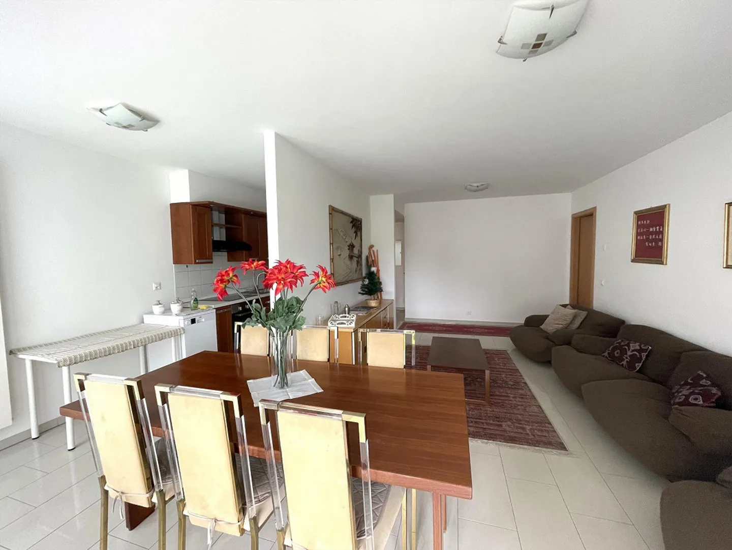 APPARTEMENT MEUBLÉ 3.5 PIÈCES AVEC JARDIN PRIVÉ - Photo 4 sur 13