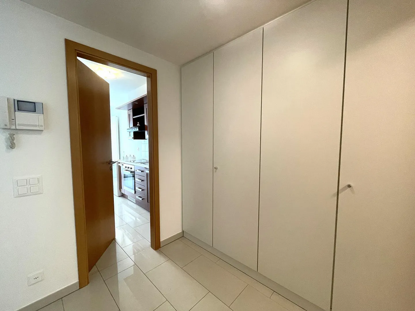 APPARTEMENT MEUBLÉ 3.5 PIÈCES AVEC JARDIN PRIVÉ - Photo 8 sur 13