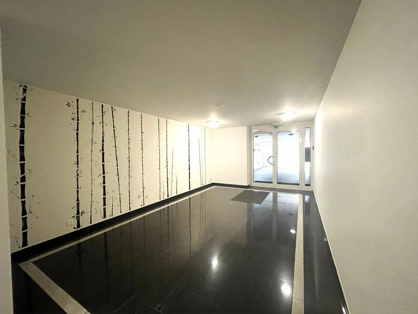 APPARTEMENT MEUBLÉ 3.5 PIÈCES AVEC JARDIN PRIVÉ - Photo 9 sur 13