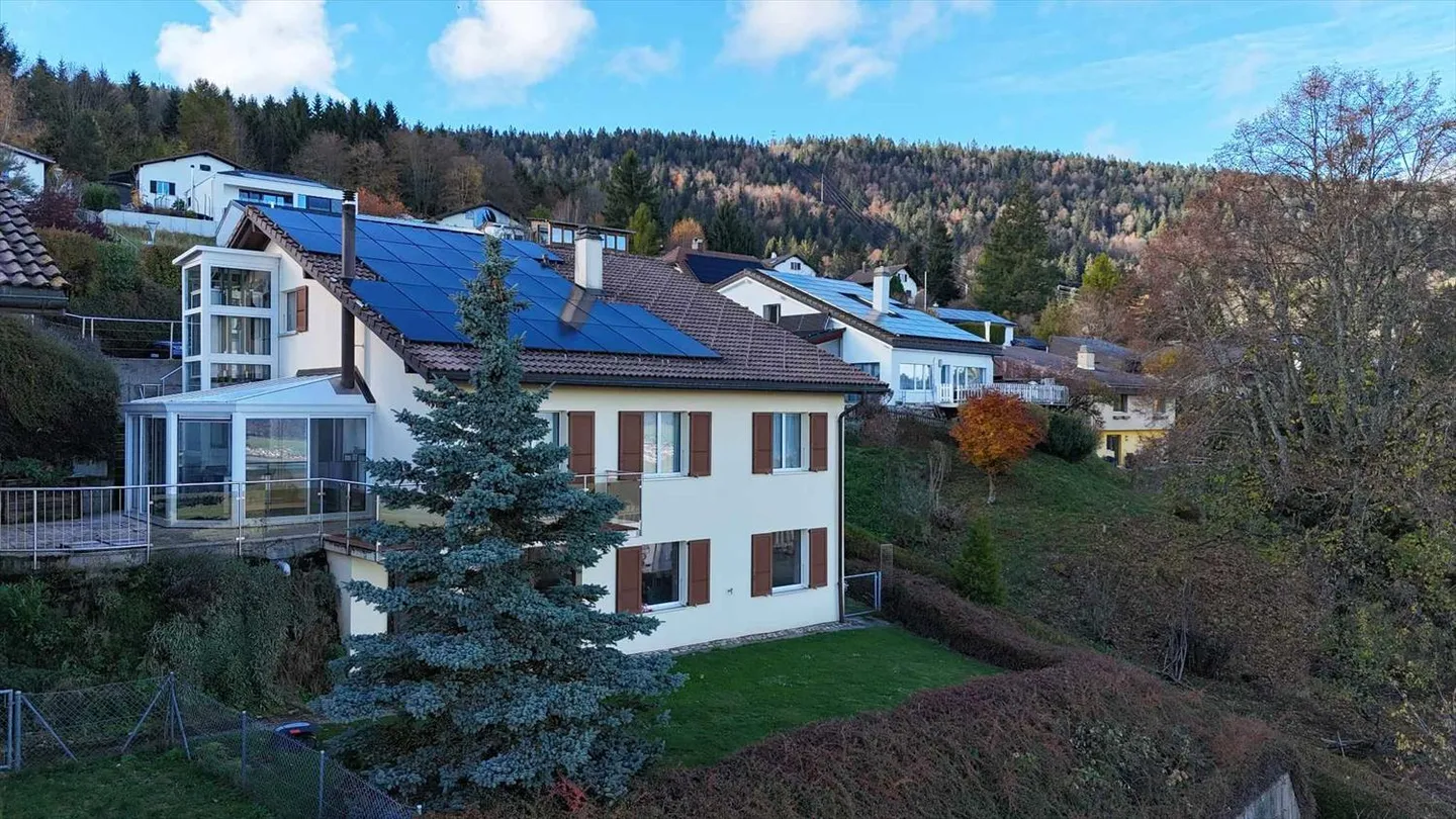 Charmante Villa mit Panoramablick auf die Alpen - Foto 9 von 10