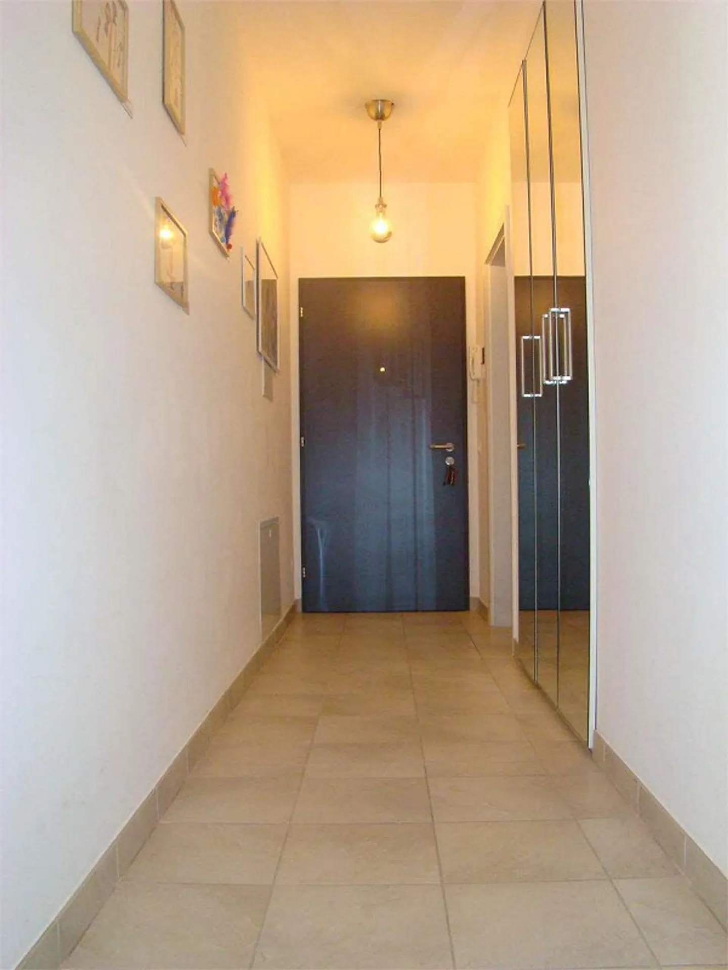 Molino Nuovo, modern and spacious 4.5 rooms with open view - Photo 2 of 13