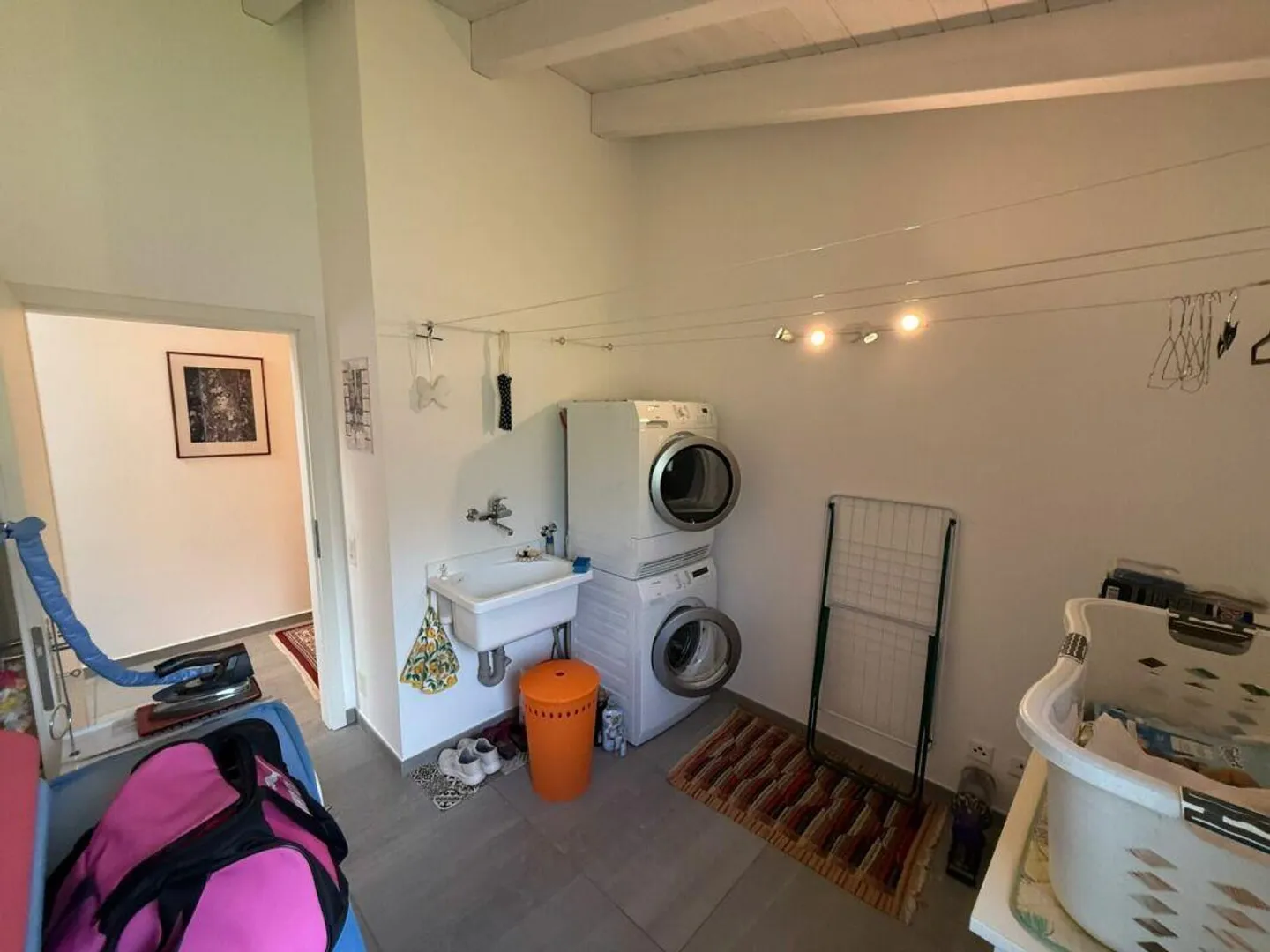 Spacious apartment with private garage - Photo 10 of 14