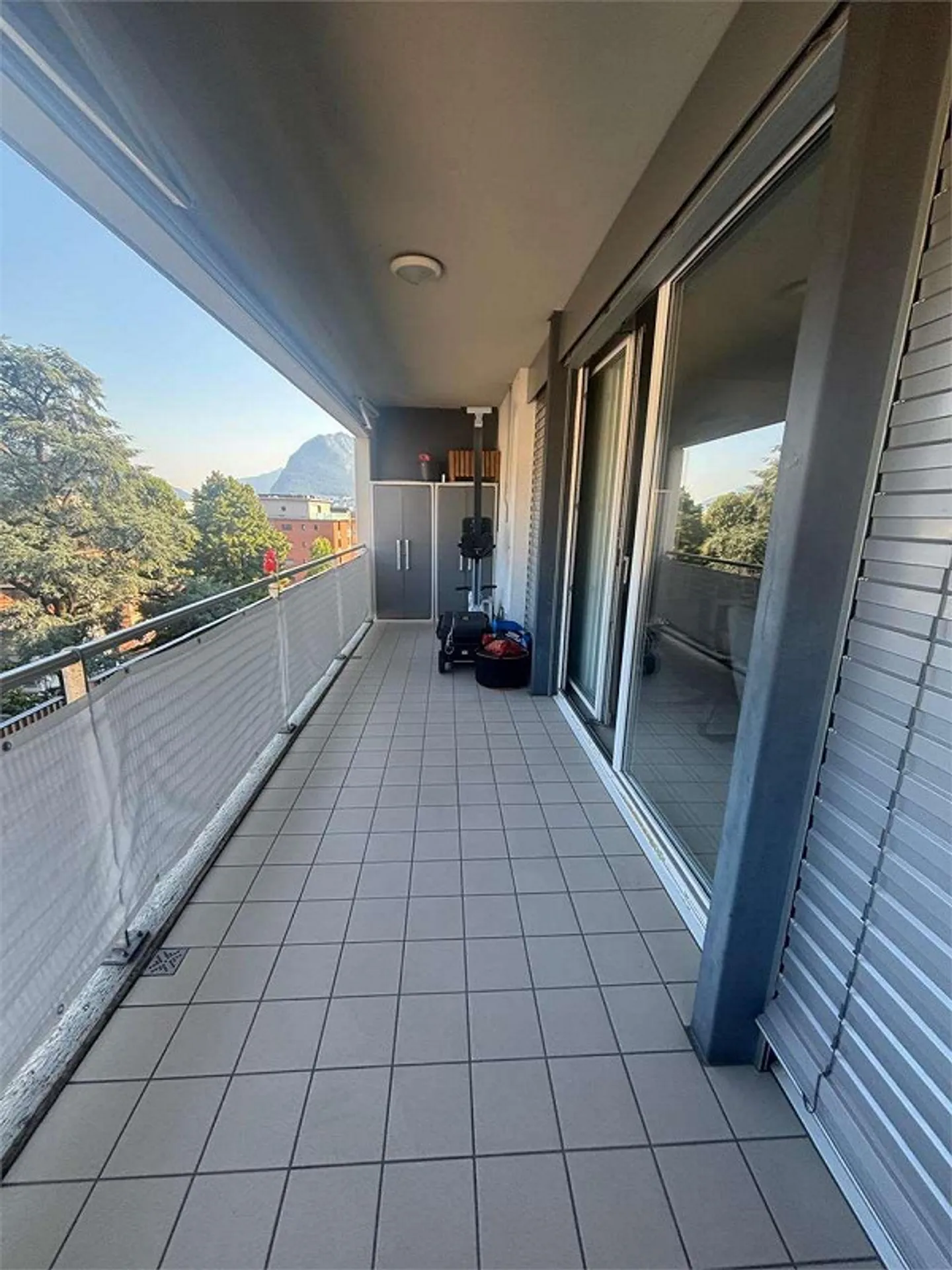 Molino Nuovo, modern and spacious 4.5 rooms with open view - Photo 10 of 13