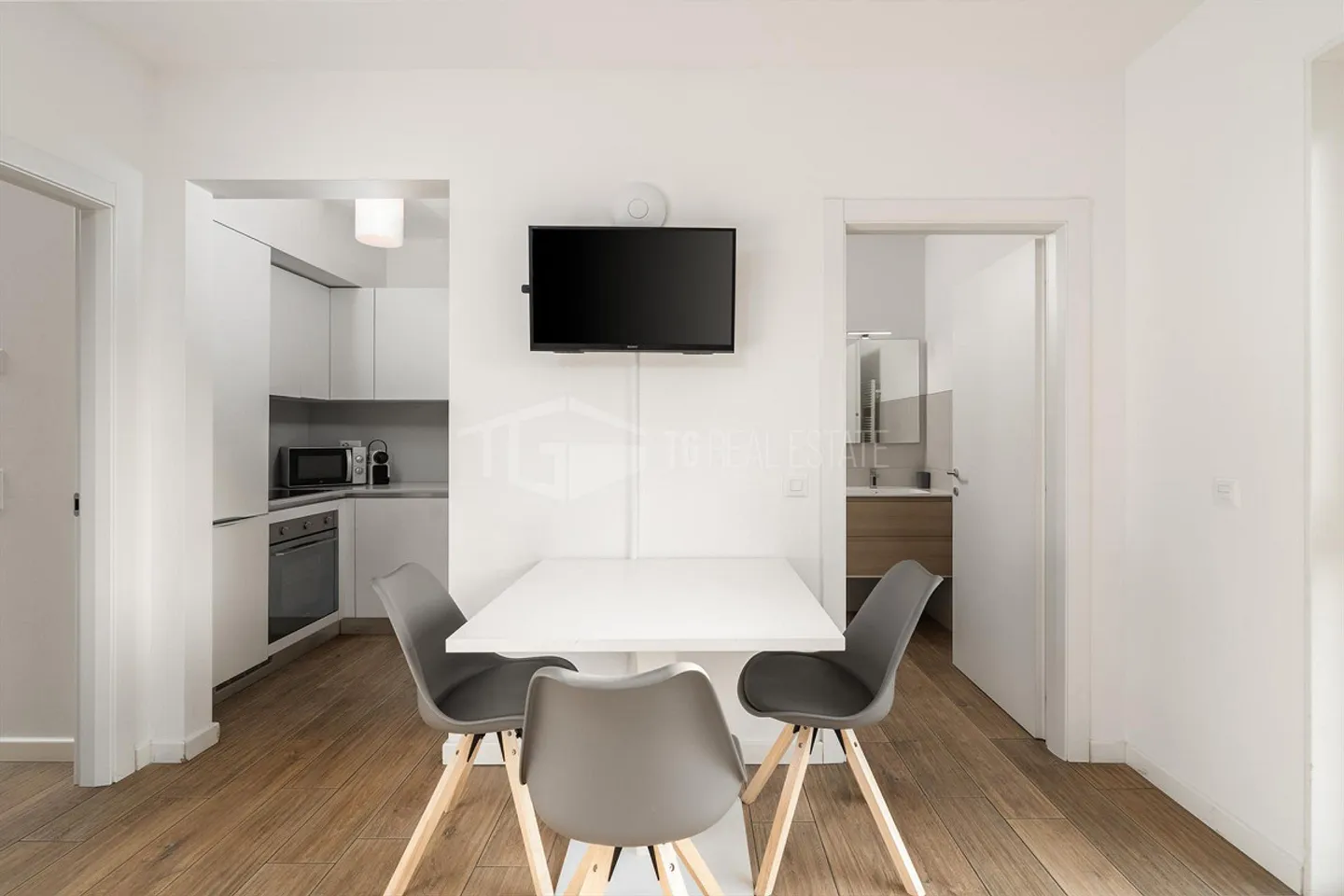 Two-room apartment furnished in a well-connected location - Photo 3 of 7