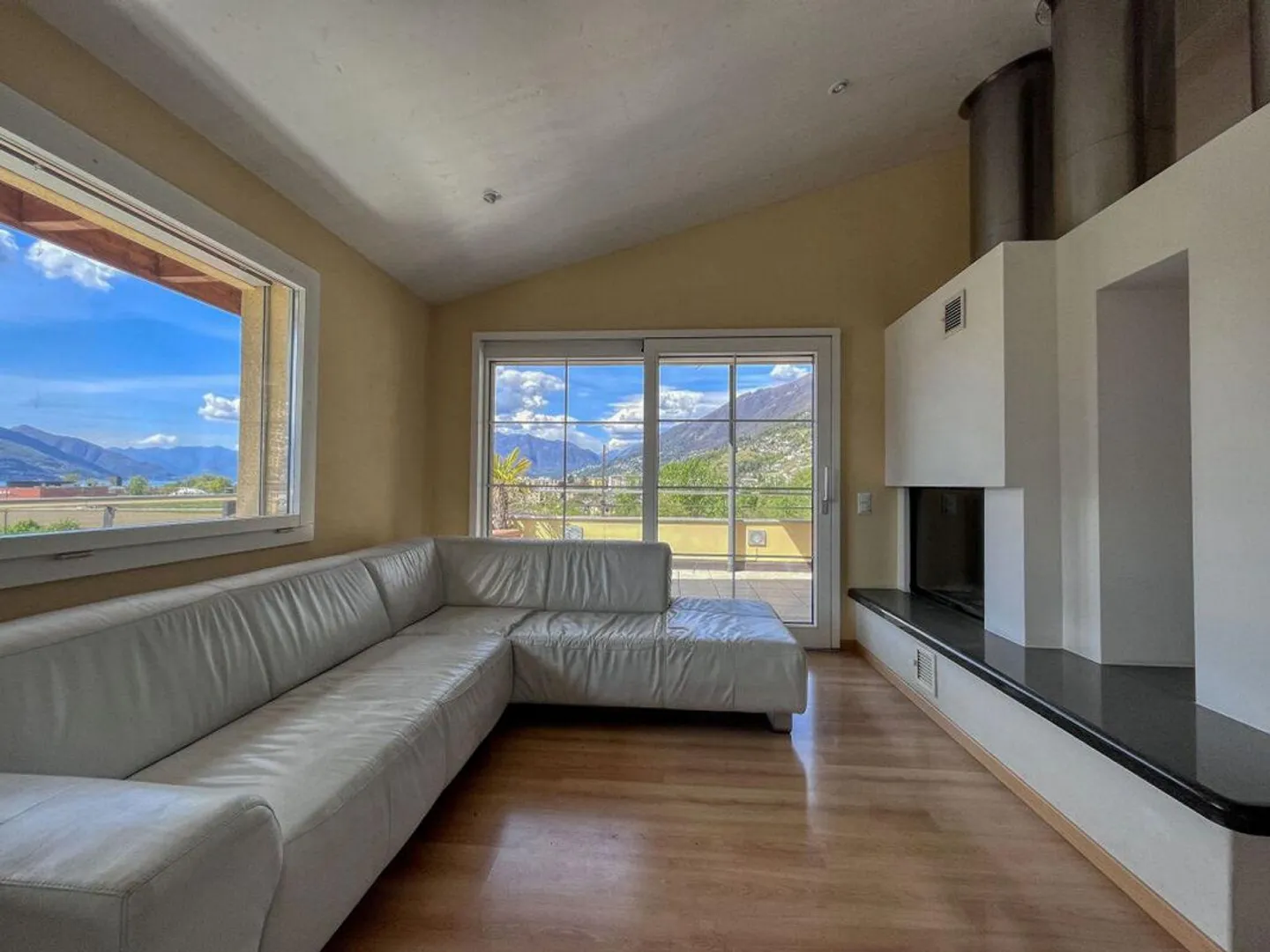 Stabile con 3 appartamenti + un locale disponibile | Gebäude mit 3 ... - Foto 4 di 9