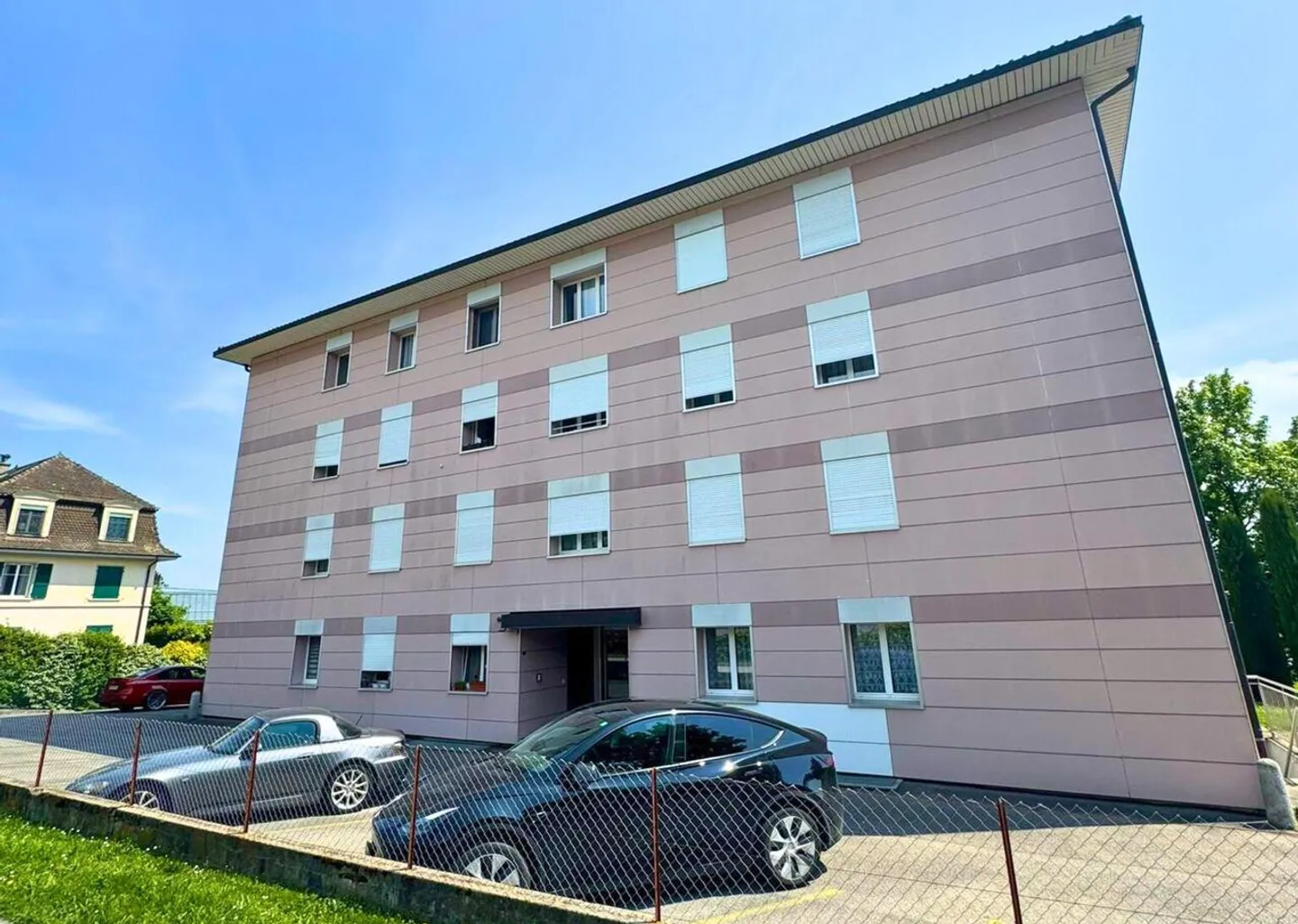 For rent - Charming studio in Rolle - Photo 2 of 3