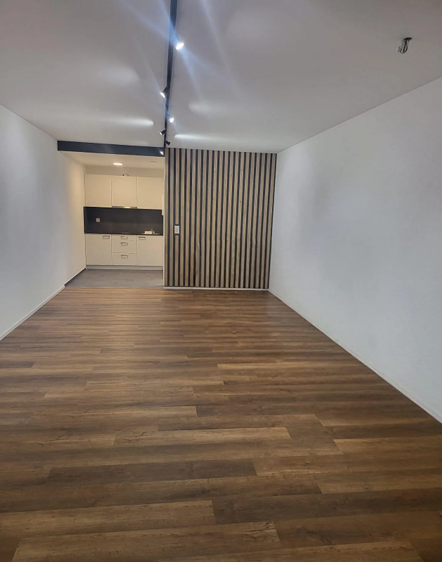 Gewerberaum, Büro, Studio, Atelier - Photo 2 sur 3