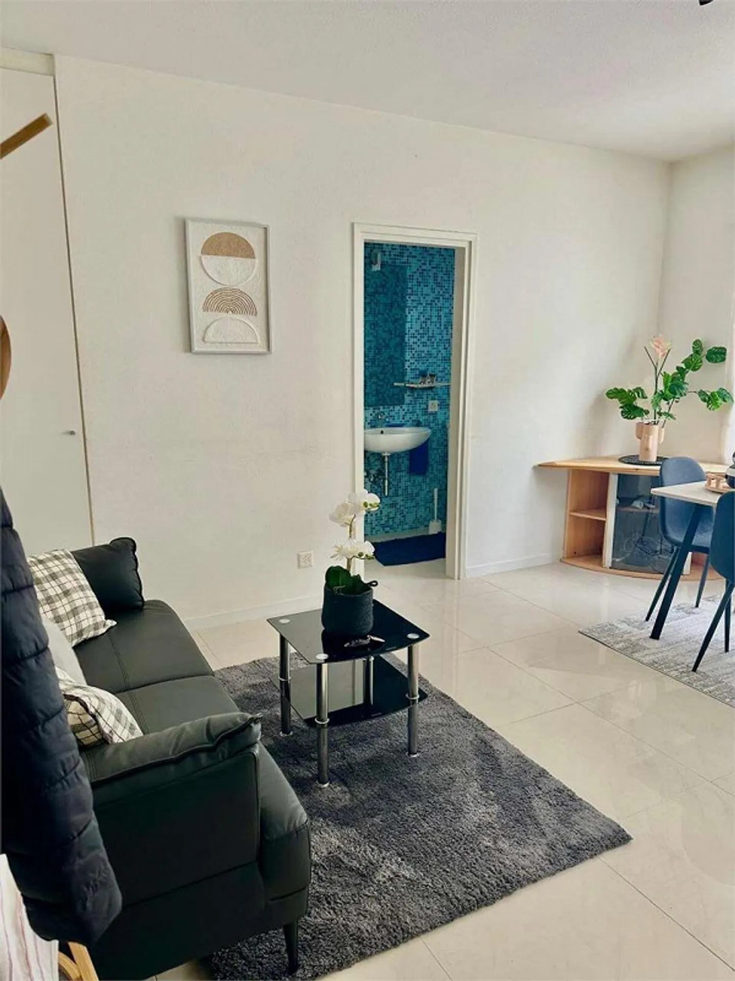 Appartement romantique et moderne de 2,5 pièces à Arzo - Photo 3 sur 13