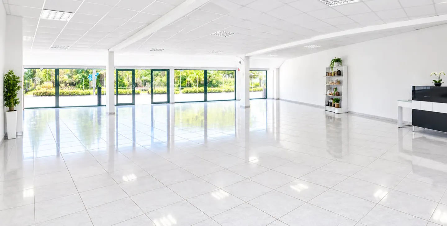 For rent commercial space of 200m2 with showcase on the Delémont-Basel axis - Photo 2 of 15